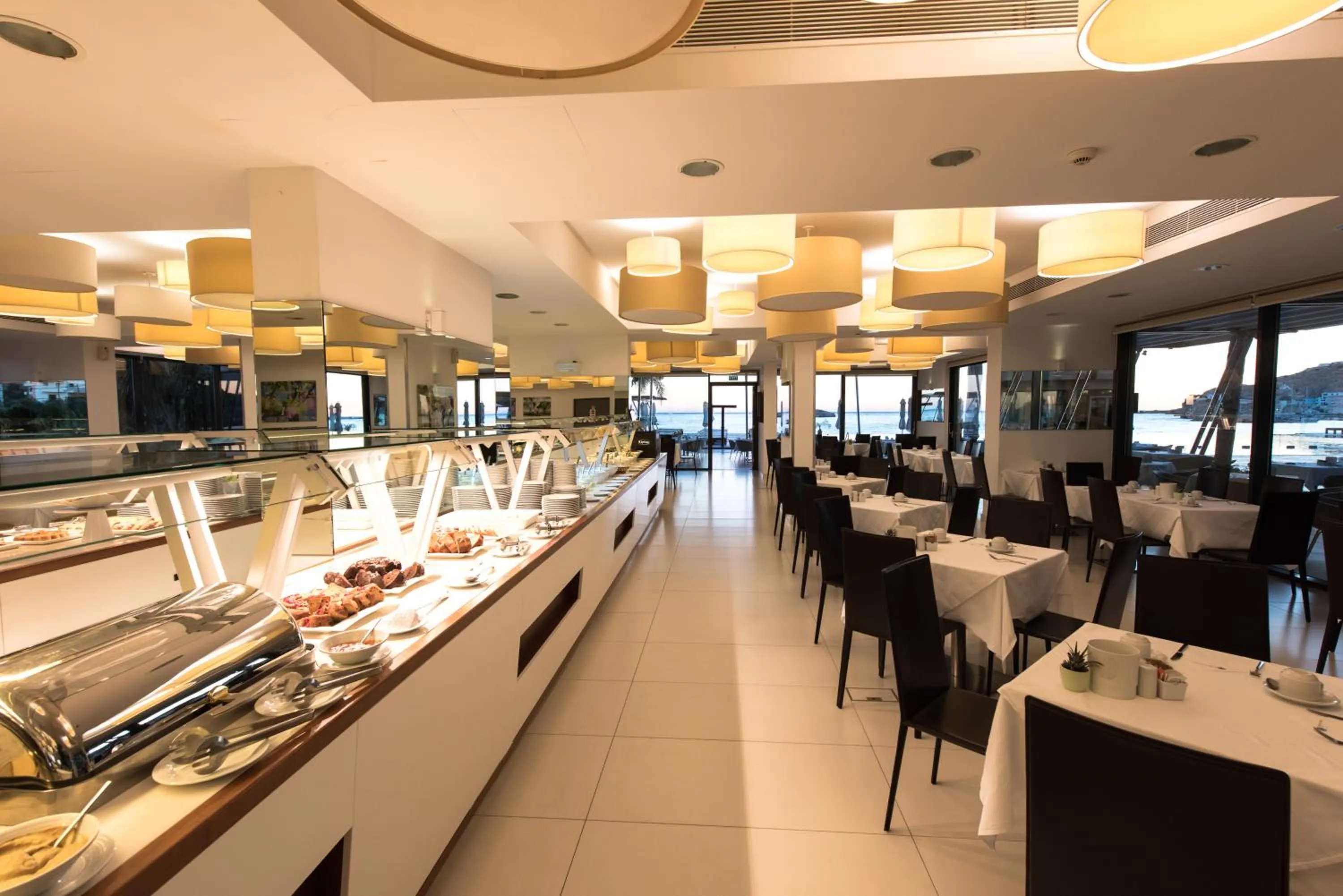 Restaurant/places to eat in Alimounda Mare Hotel