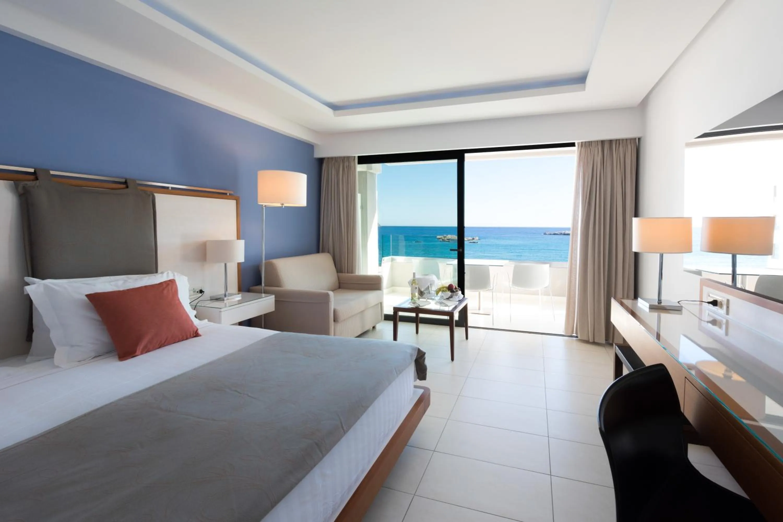 Bedroom, Bed in Alimounda Mare Hotel