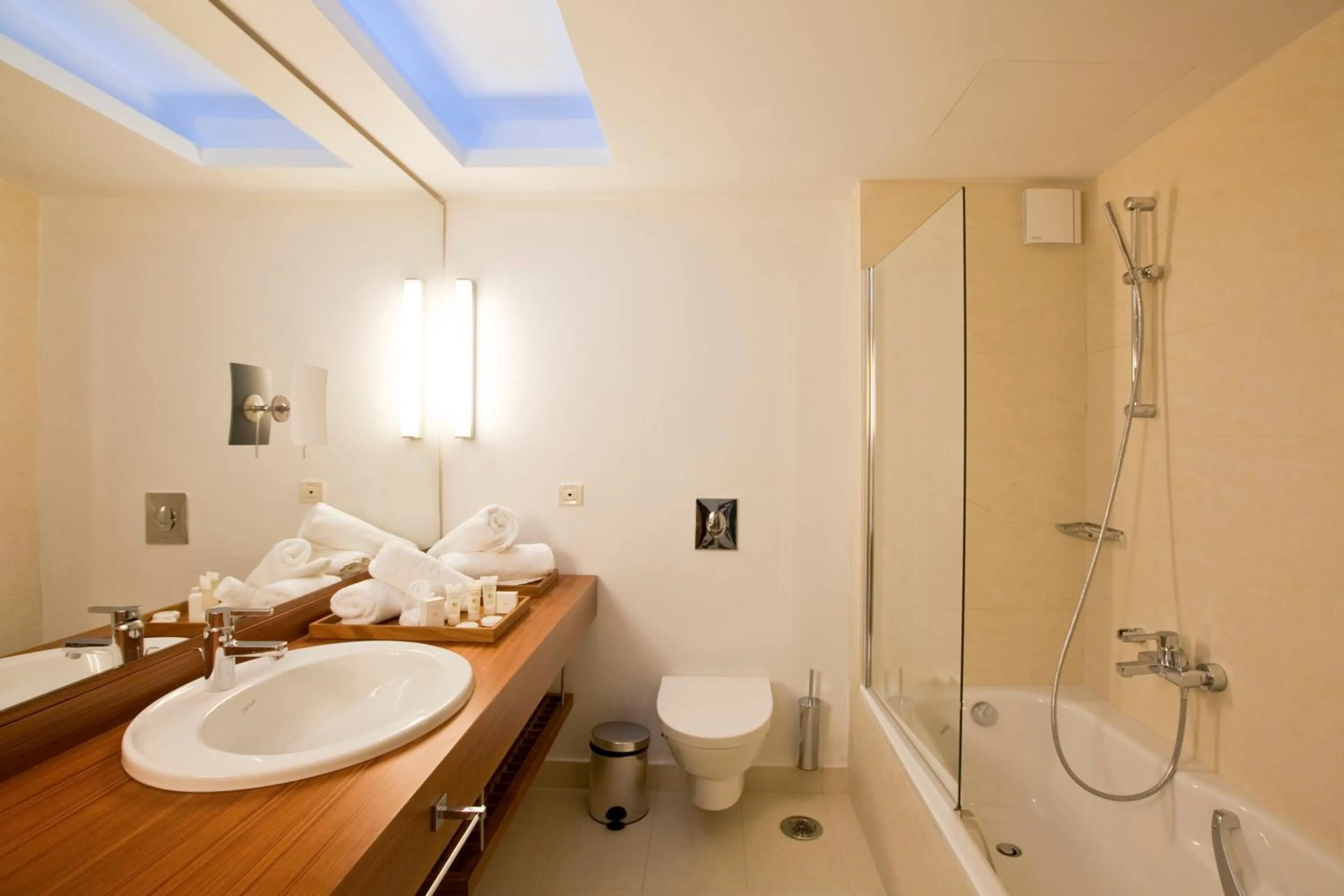 Bathroom in Alimounda Mare Hotel