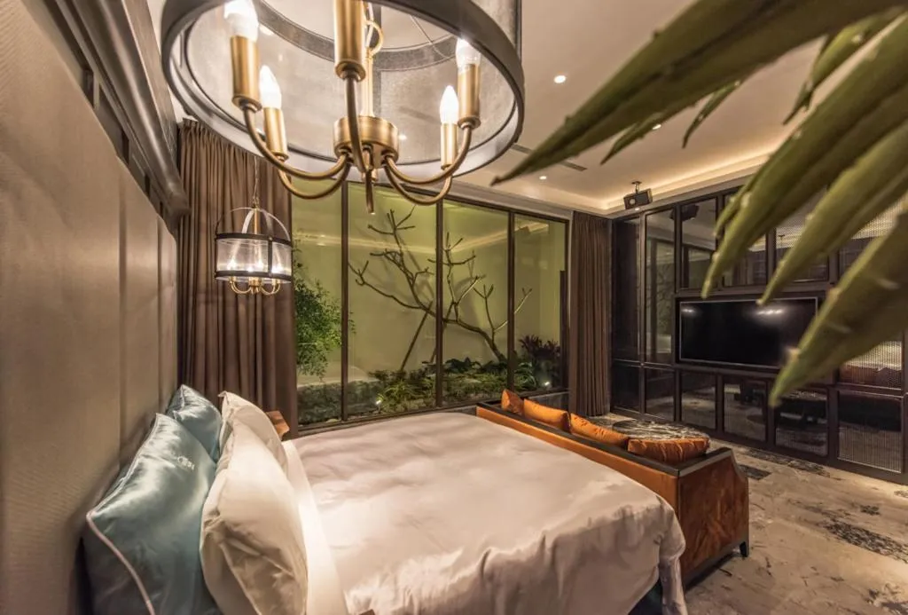 Photo of the whole room, Bed in Green Palm Motel