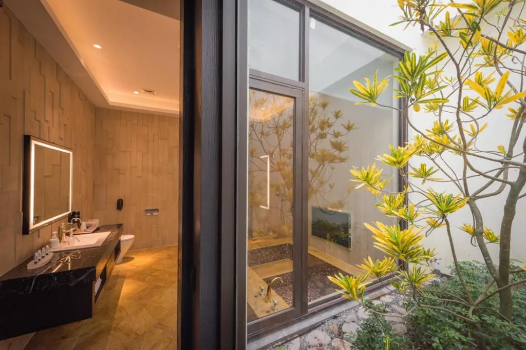 Garden view in Green Palm Motel