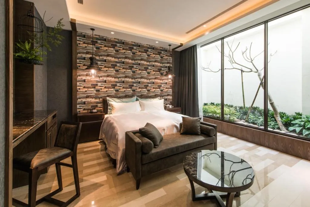 Photo of the whole room, Bed in Green Palm Motel