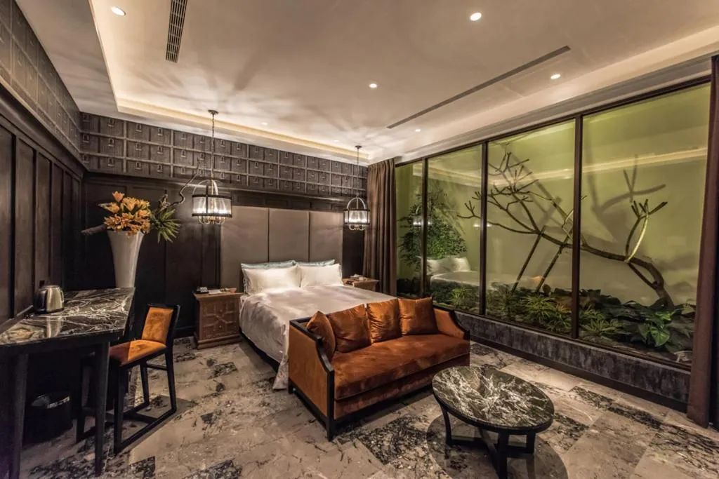 Photo of the whole room, Bed in Green Palm Motel