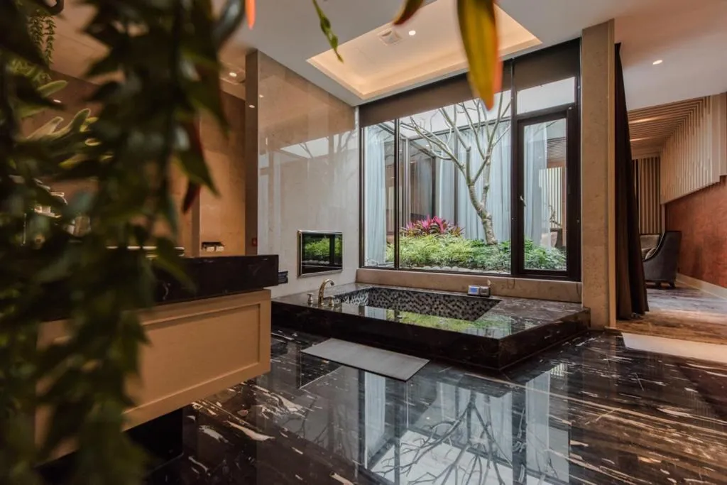 Garden view in Green Palm Motel