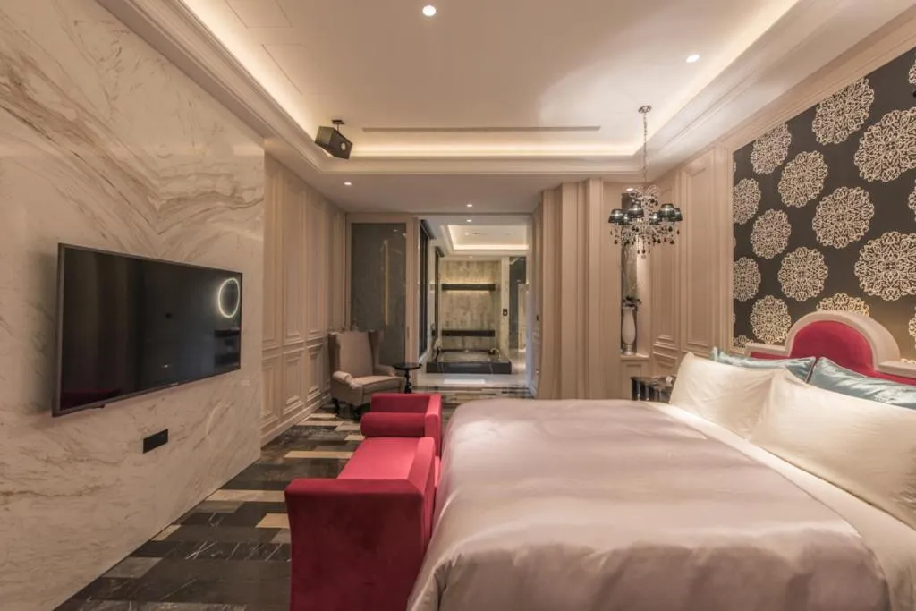 Photo of the whole room, Bed in Green Palm Motel