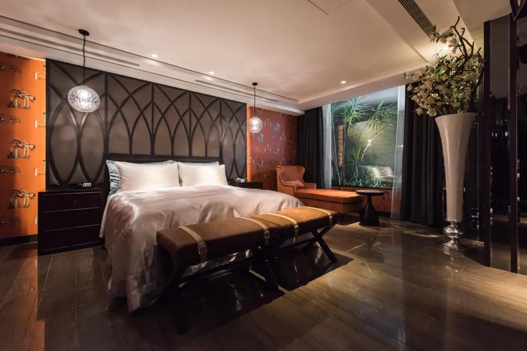 Photo of the whole room, Bed in Green Palm Motel