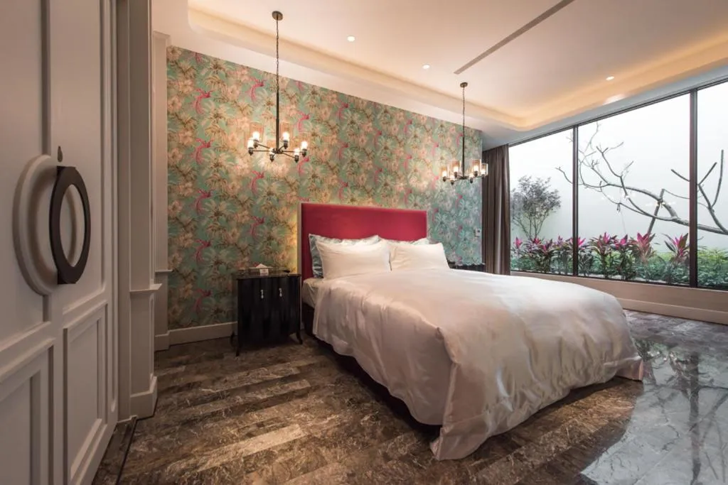 Photo of the whole room, Bed in Green Palm Motel