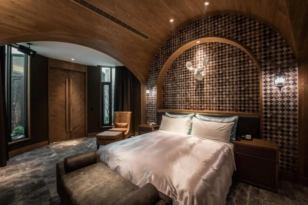 Photo of the whole room, Bed in Green Palm Motel