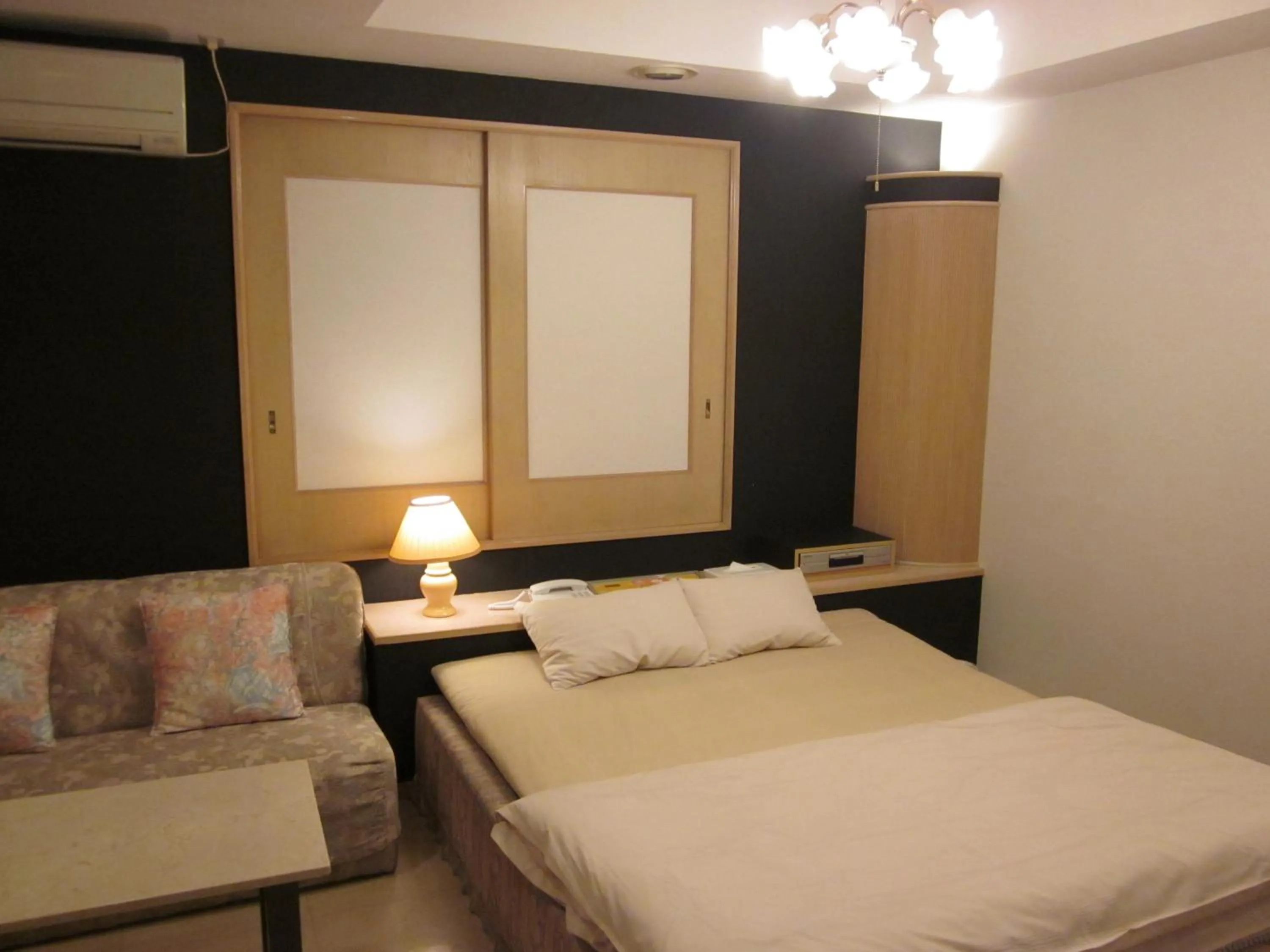 Photo of the whole room, Bed in Hotel Essor (Adult Only)