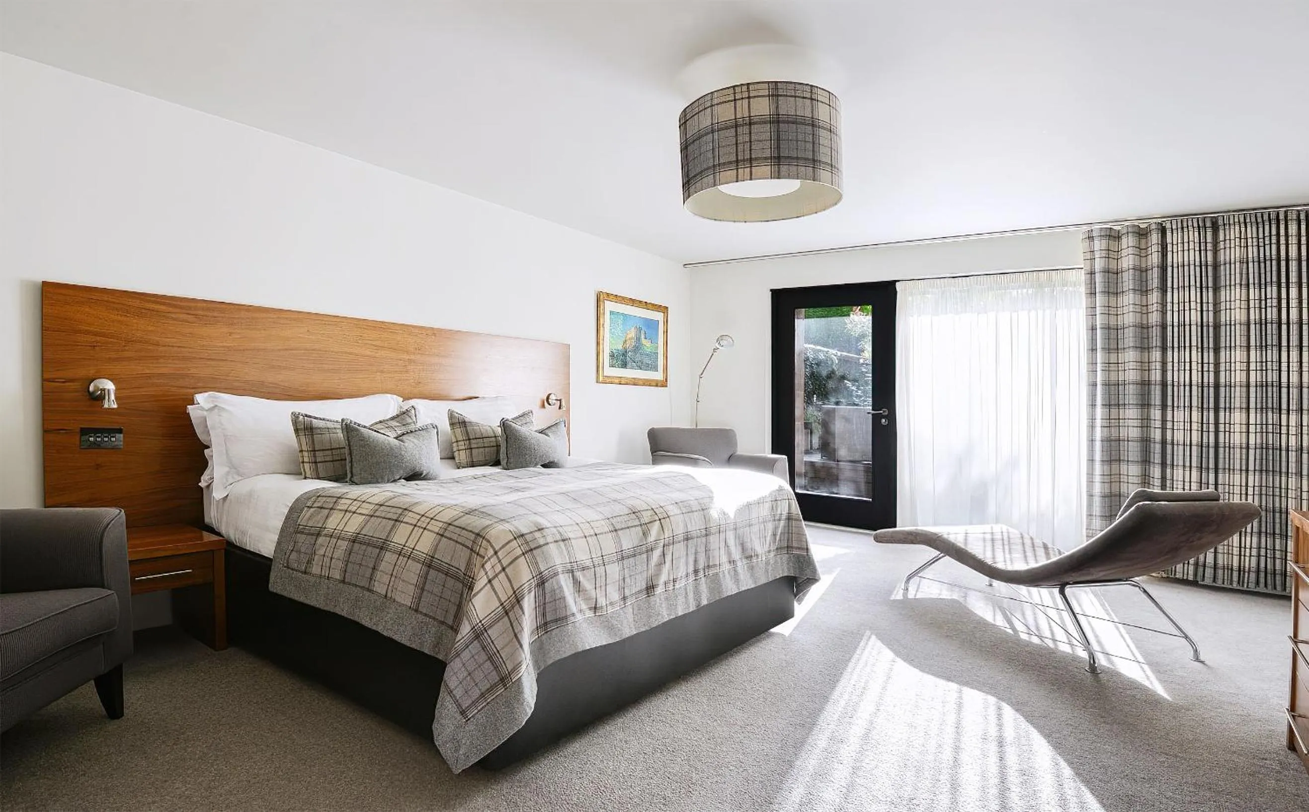 Garden, Bed in The Douglas Hotel