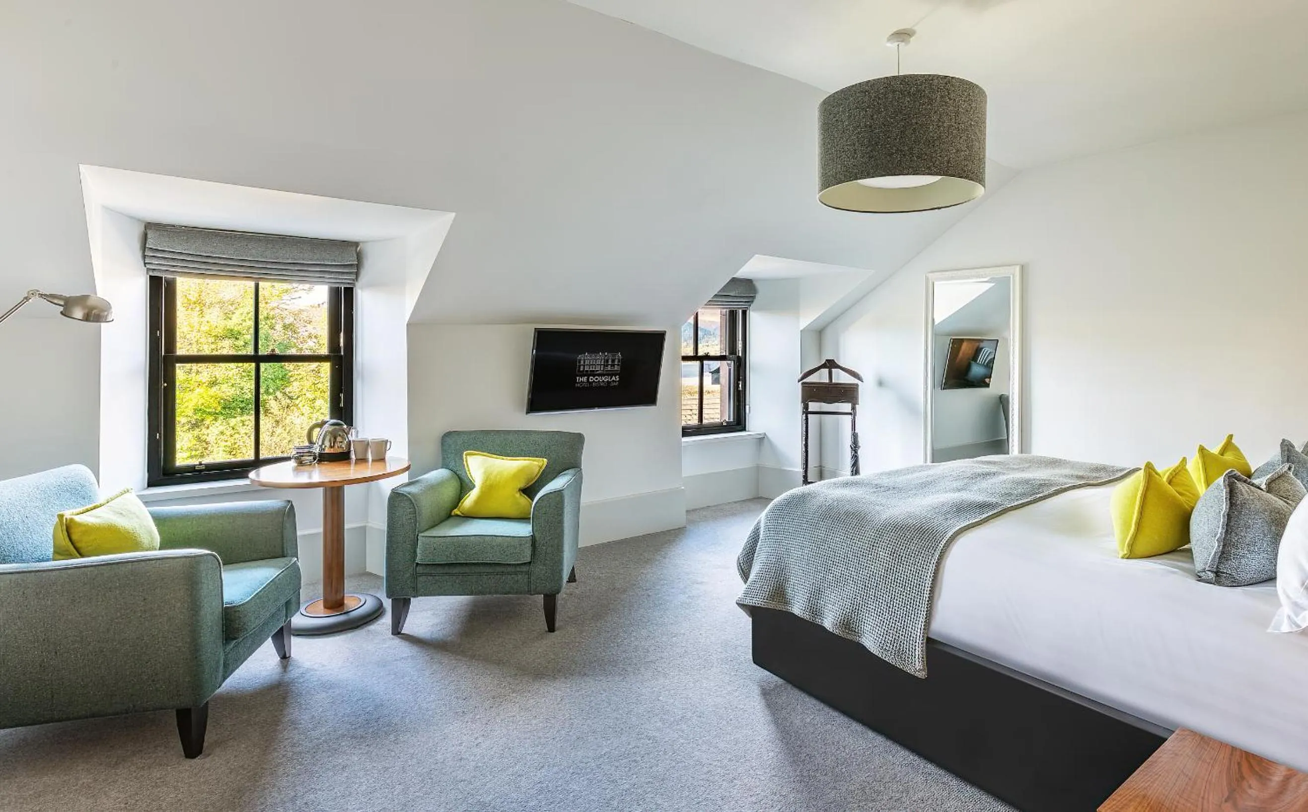 Bedroom, Bed in The Douglas Hotel