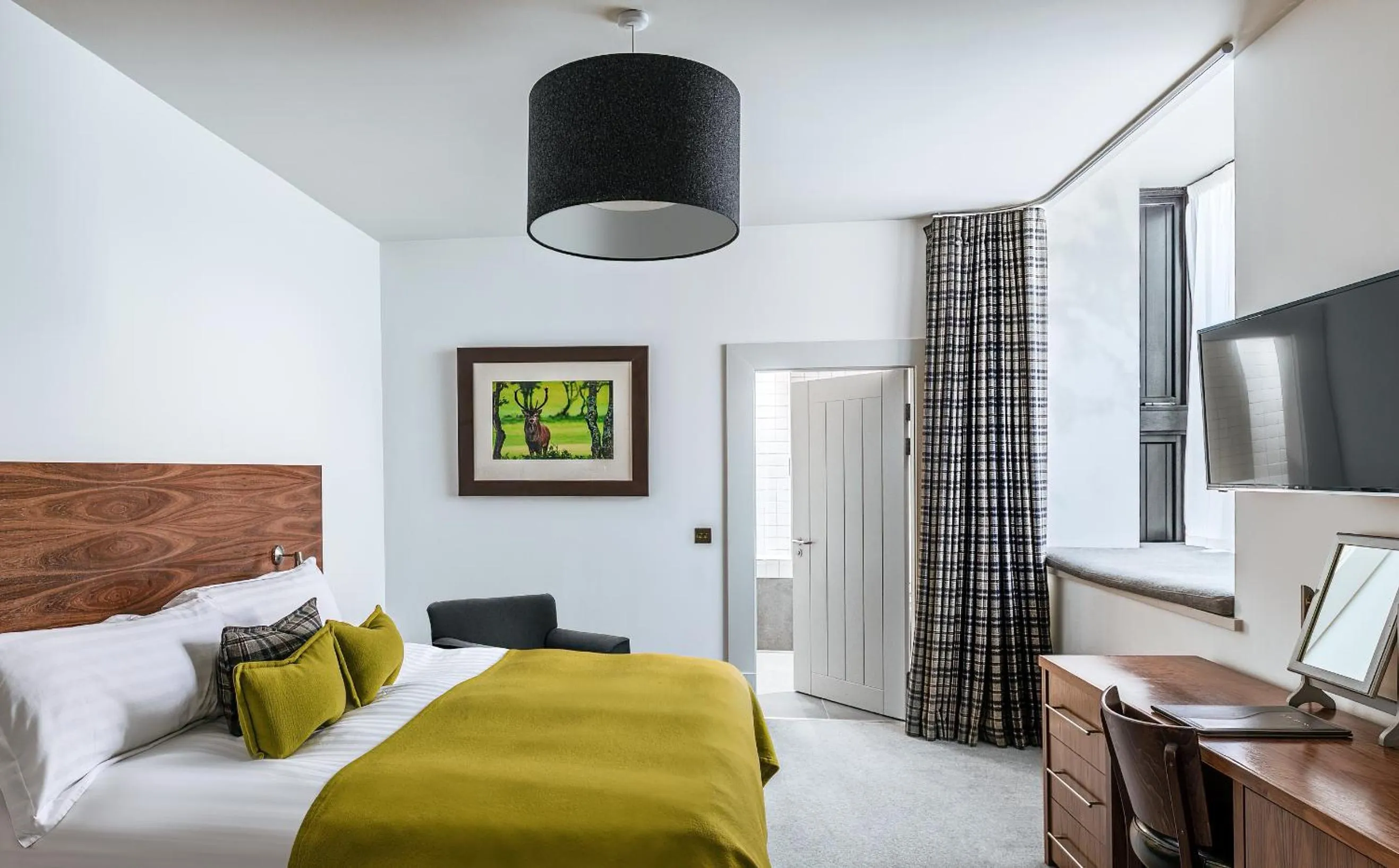 Bedroom, Bed in The Douglas Hotel