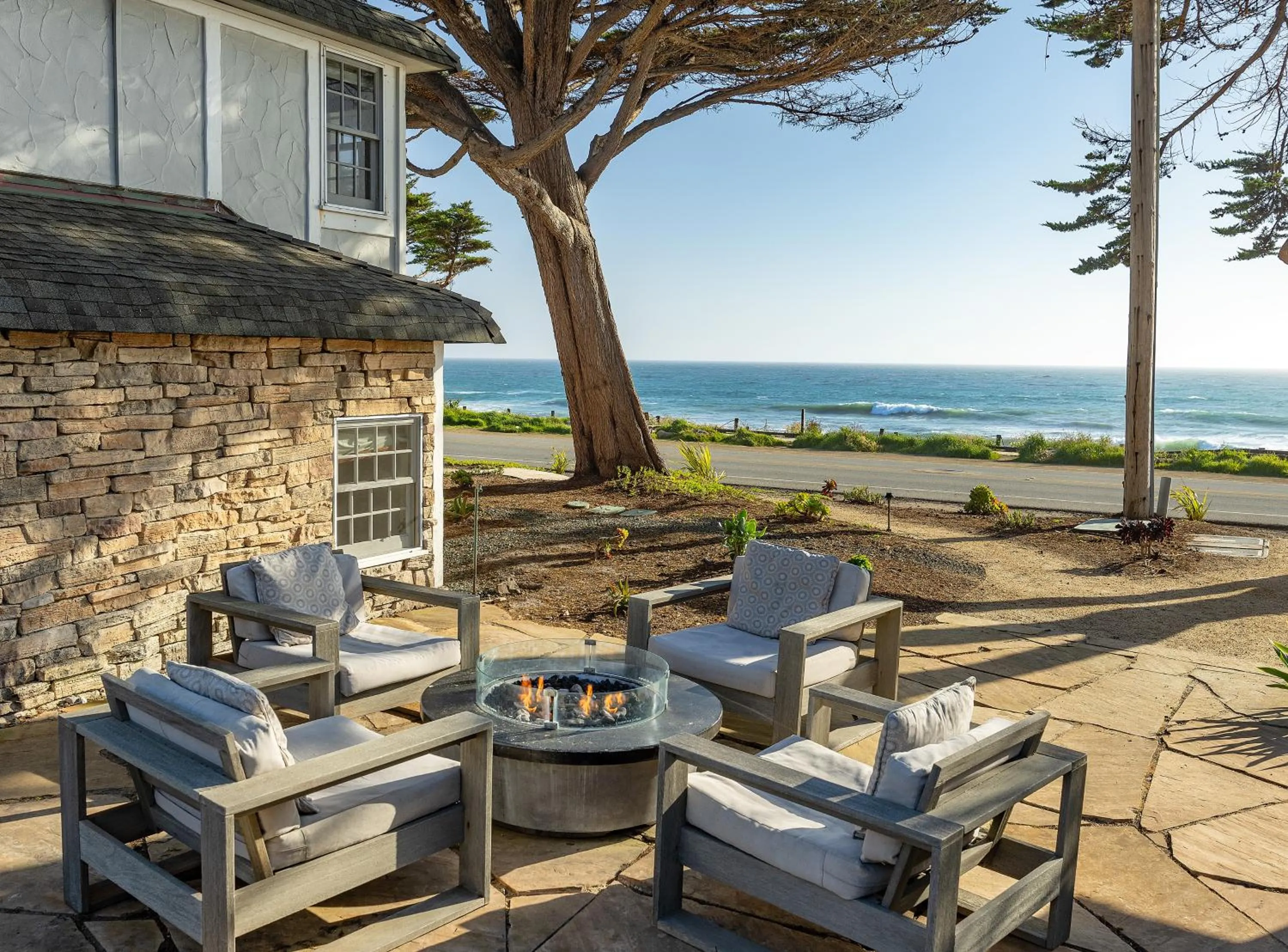 Seating area in Fogcatcher Inn