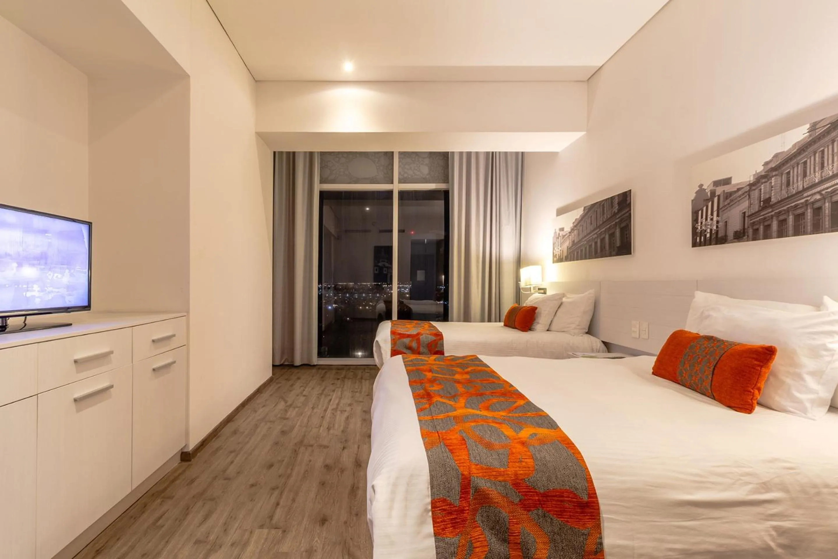 Photo of the whole room, Bed in Camino Real Puebla Angelopolis