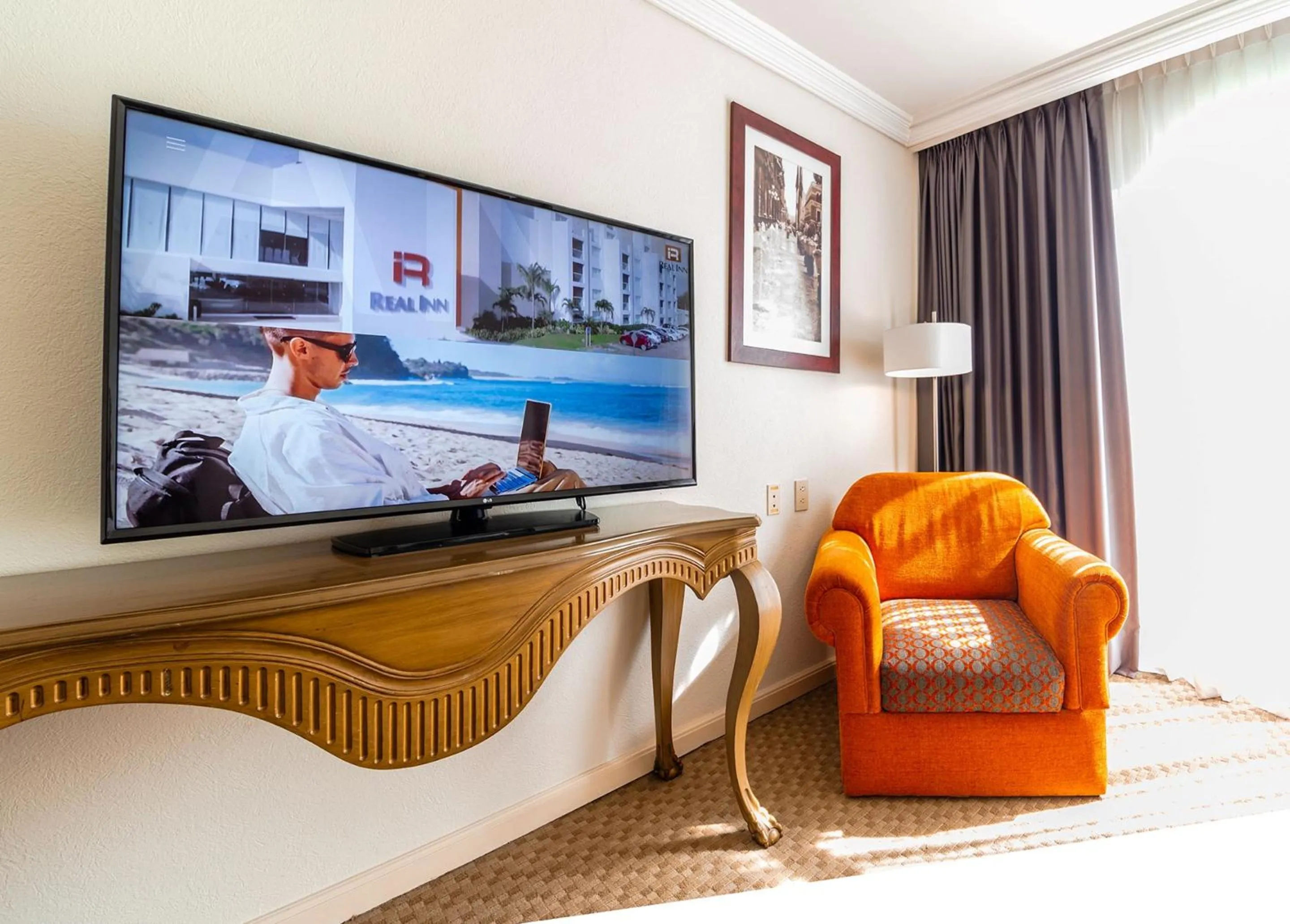 Photo of the whole room in Camino Real Puebla Angelopolis