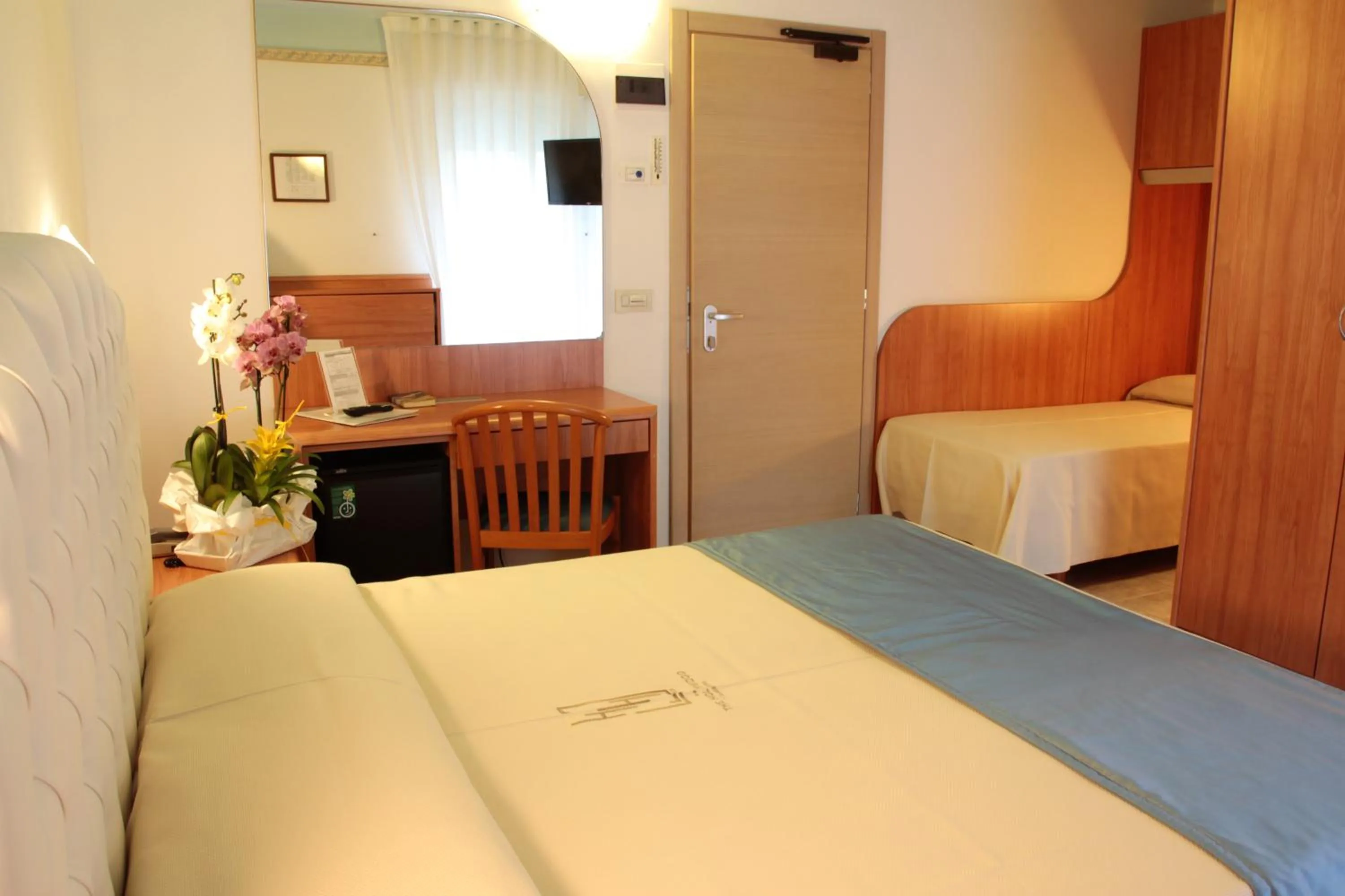 Bed in Hotel Hollywood***S