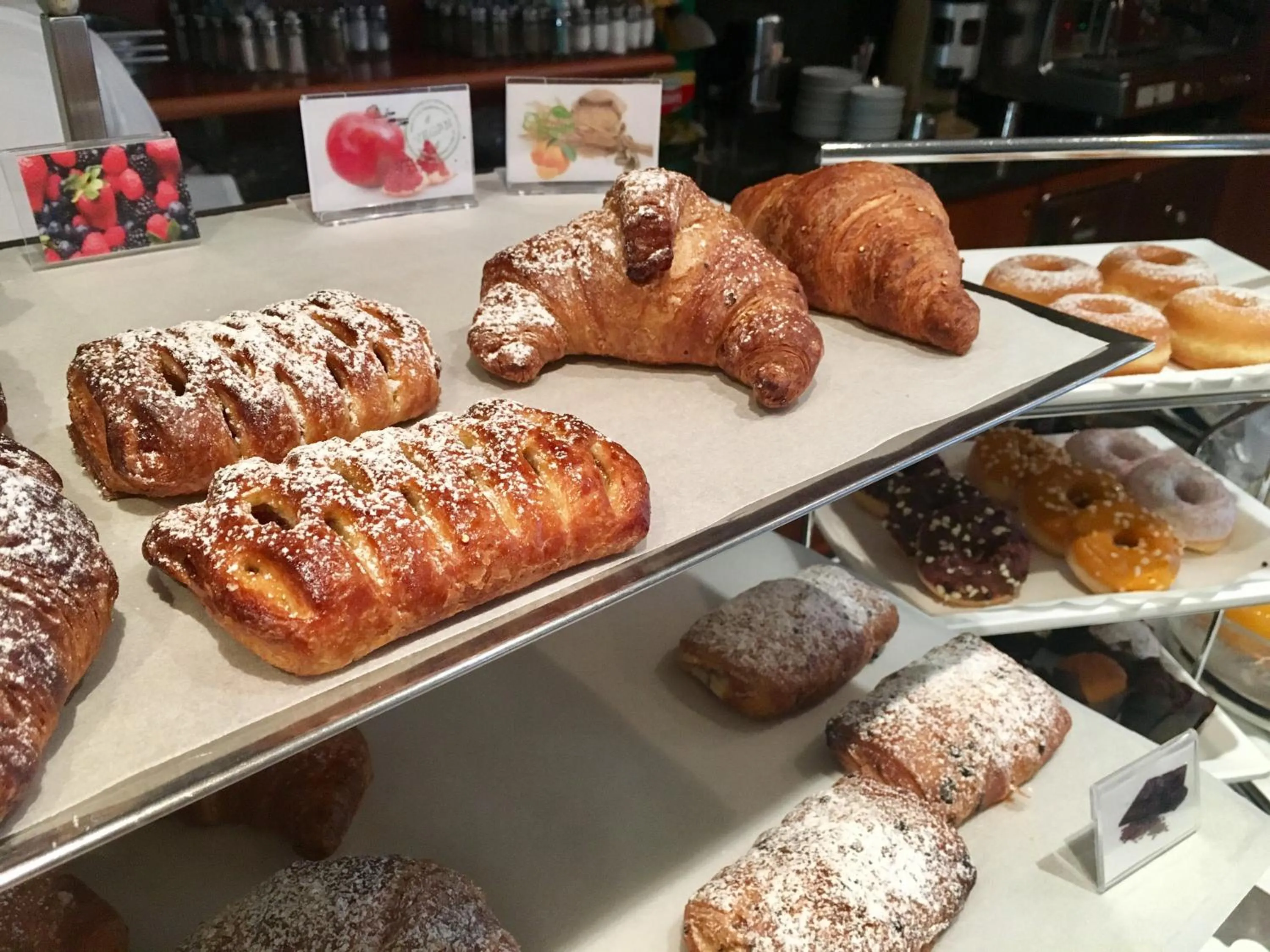 Breakfast in Hotel Hollywood***S