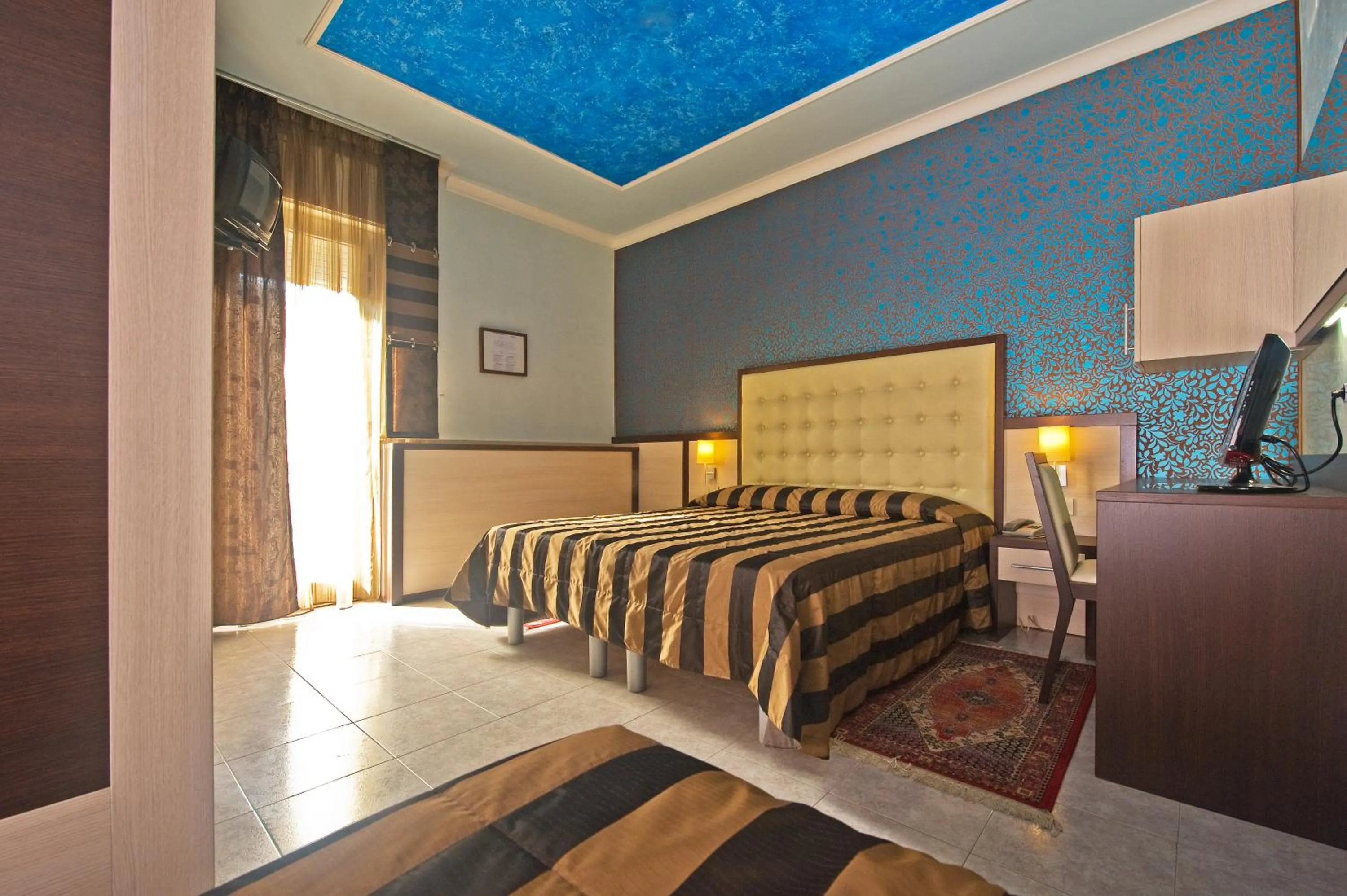 Photo of the whole room, Bed in Hotel Hollywood***S