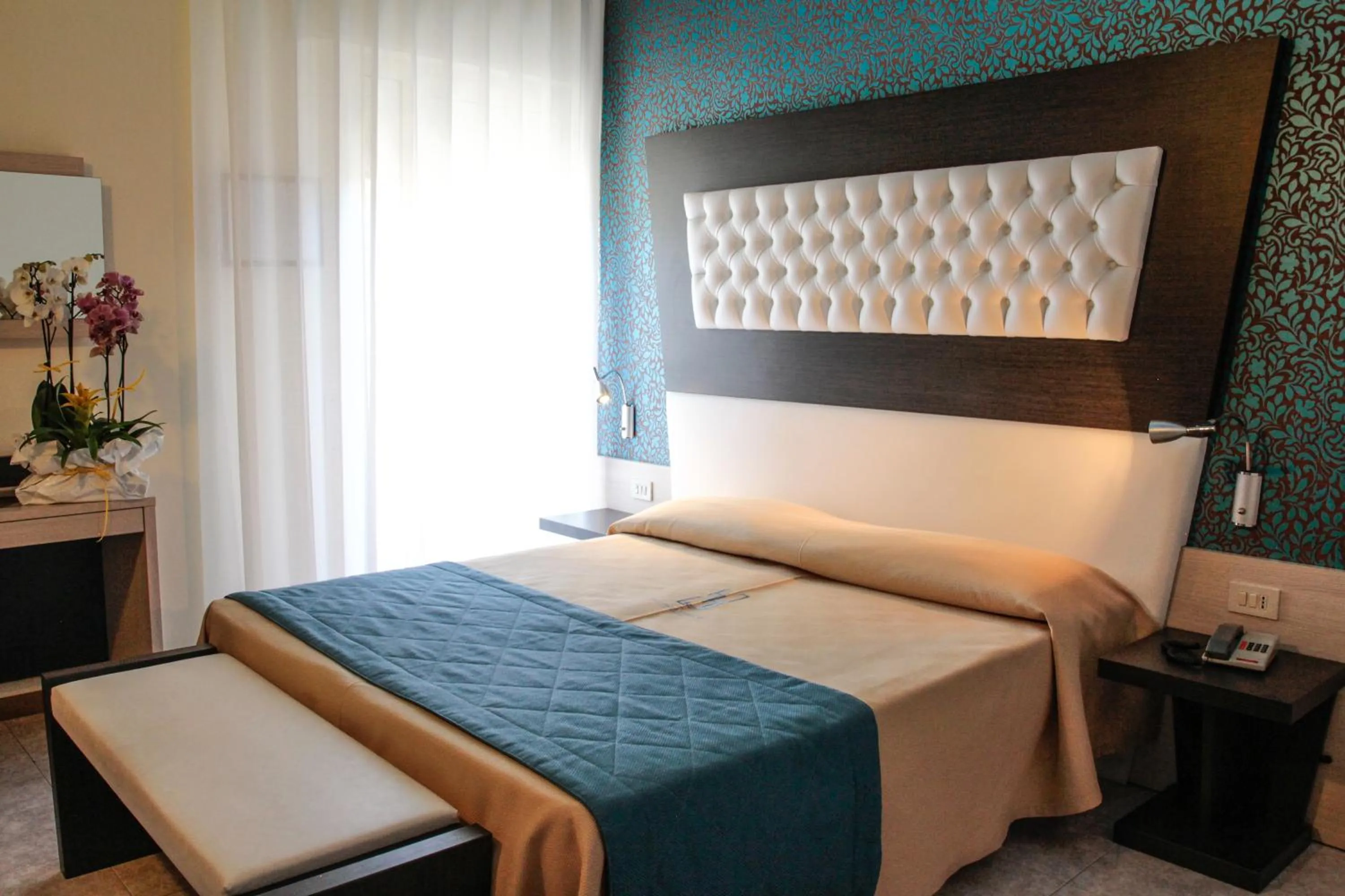 Bed in Hotel Hollywood***S