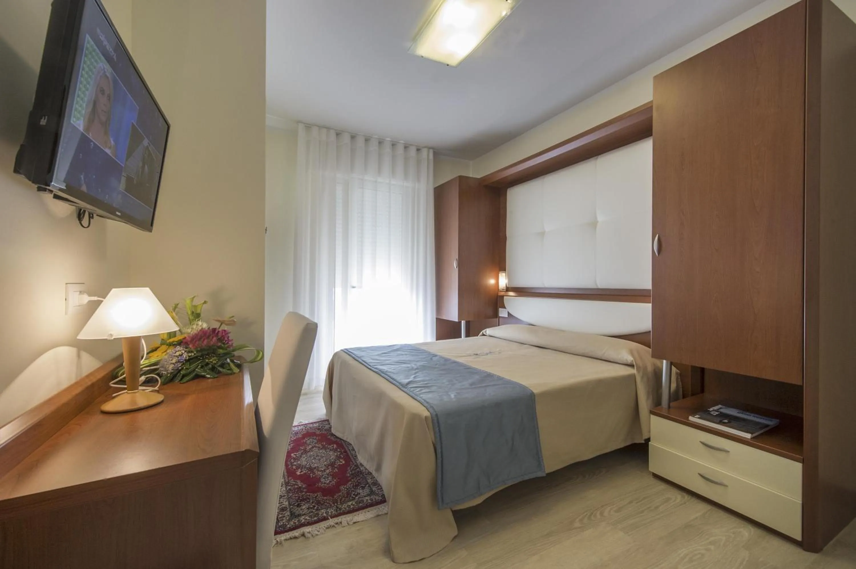 Photo of the whole room, Bed in Hotel Hollywood***S