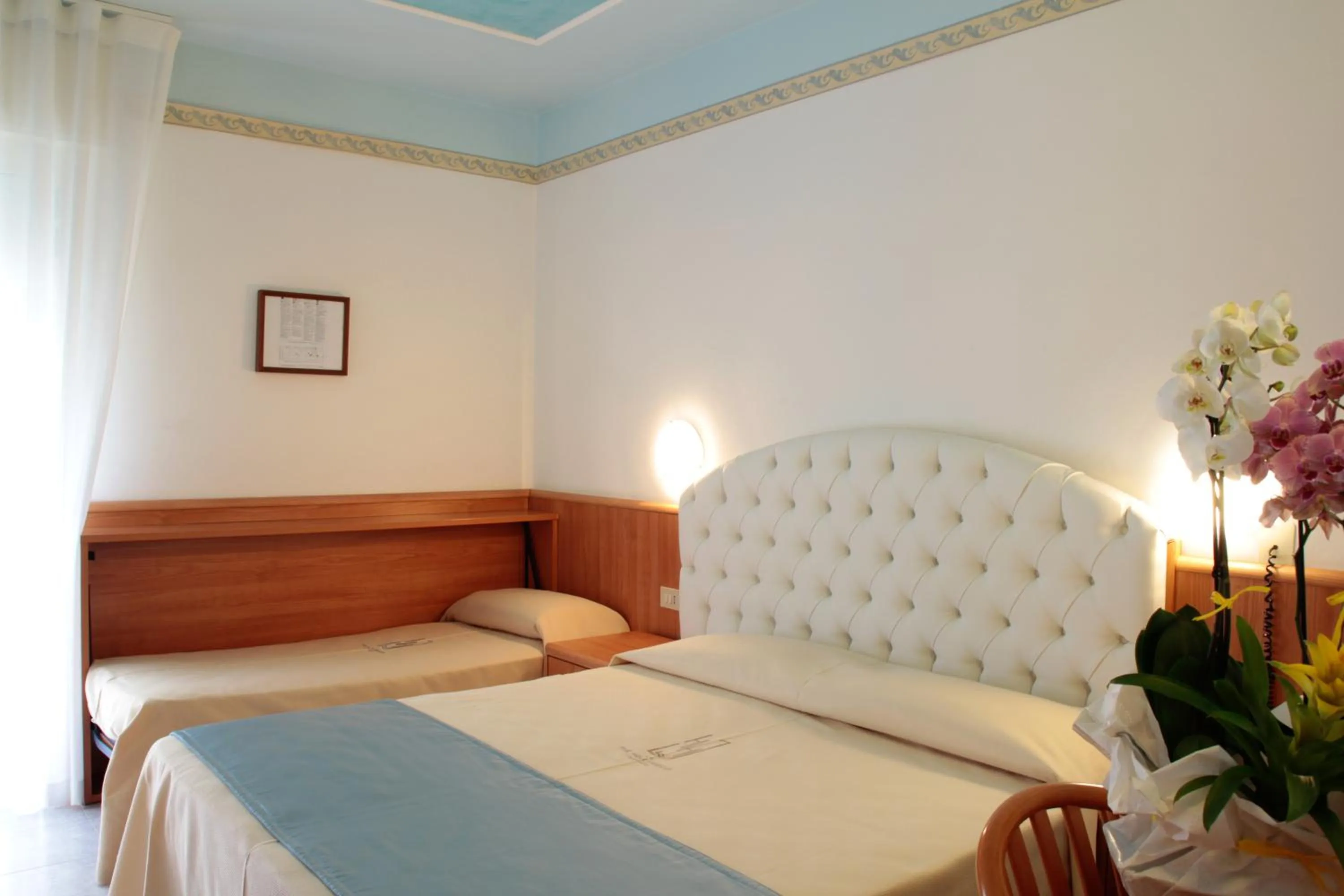 Bed in Hotel Hollywood***S