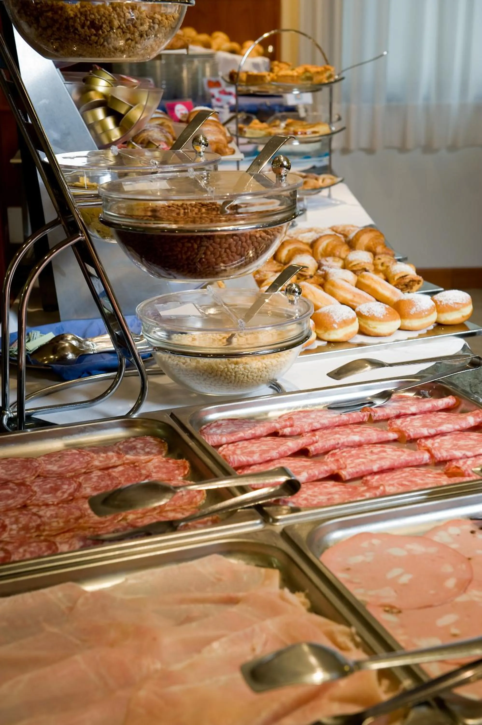 Restaurant/places to eat in Hotel Hollywood***S