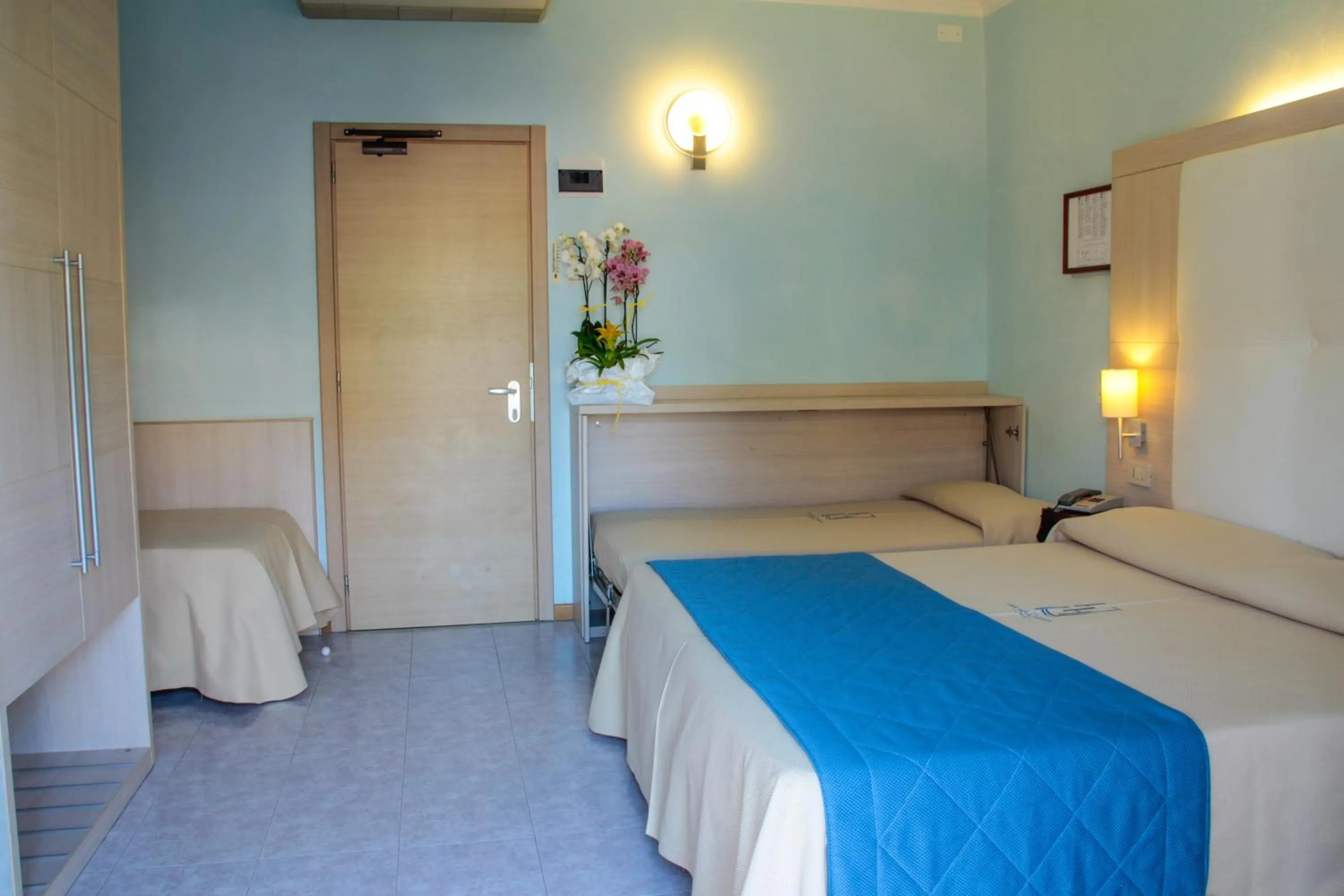 Bed in Hotel Hollywood***S