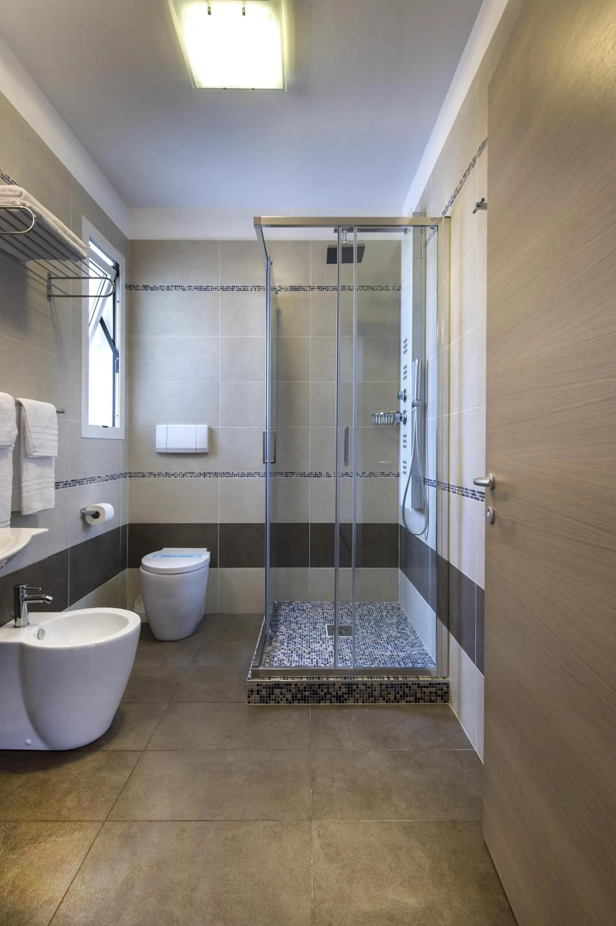 Bathroom in Hotel Hollywood***S