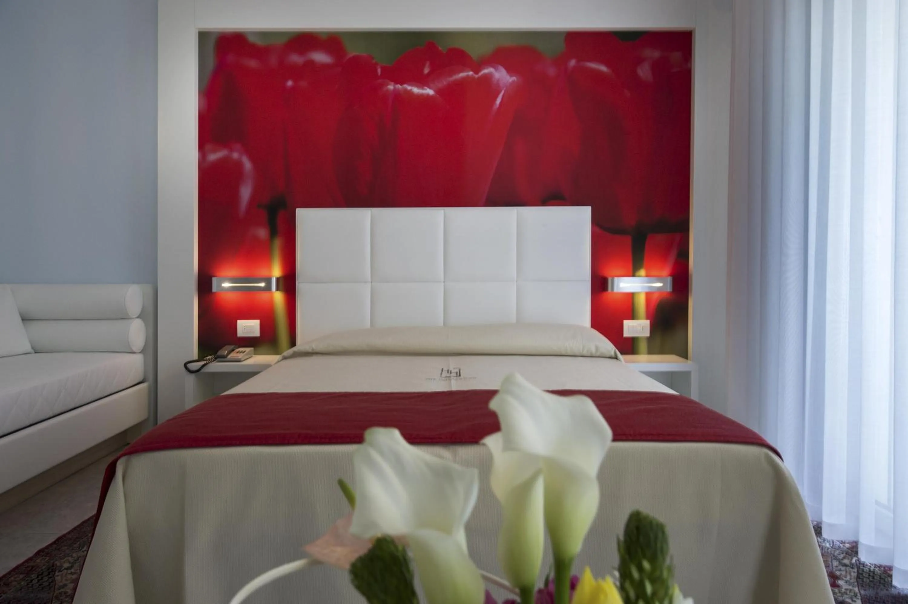 Bed in Hotel Hollywood***S