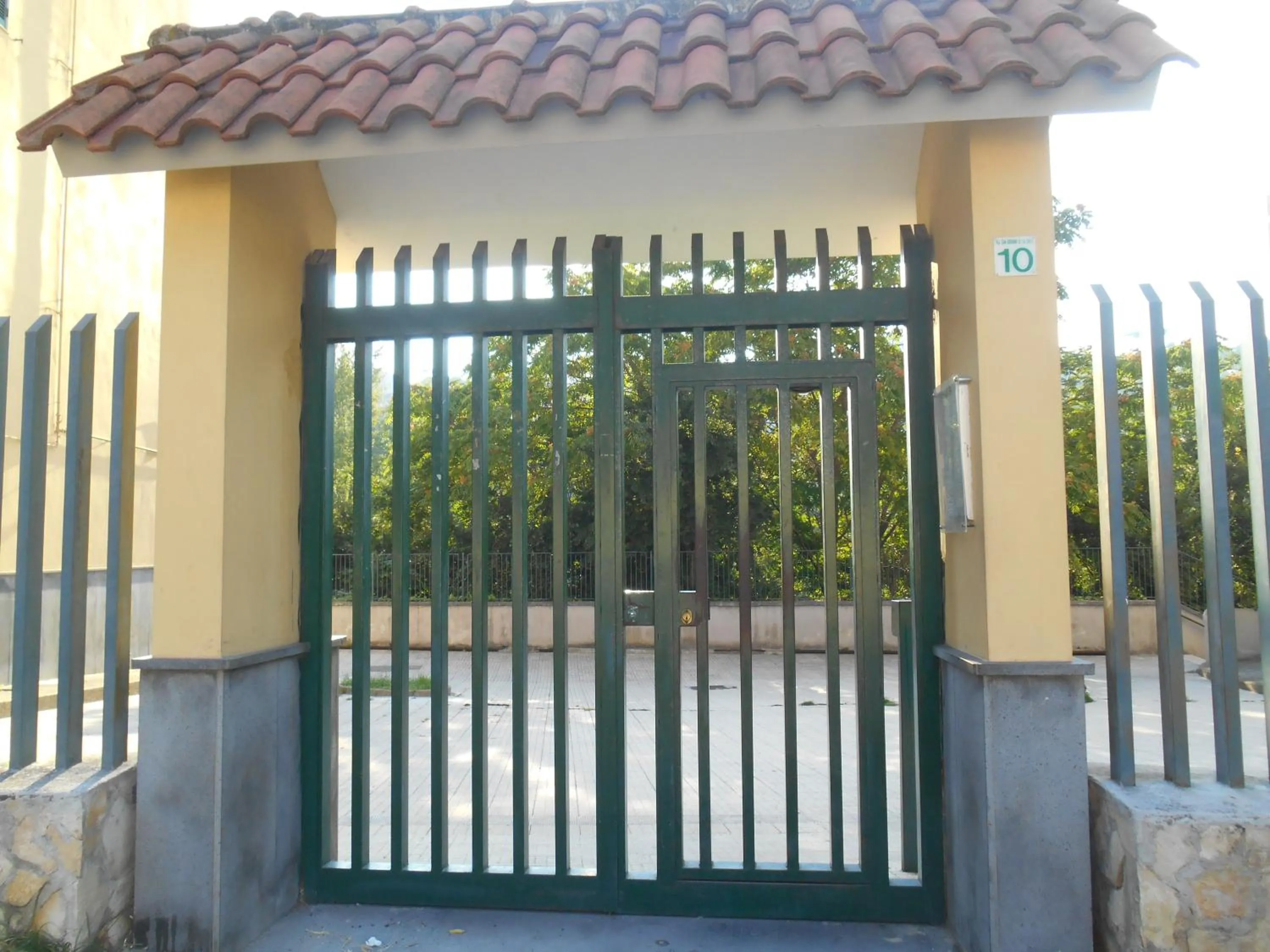 Property building in B&B Napoli Leggendaria