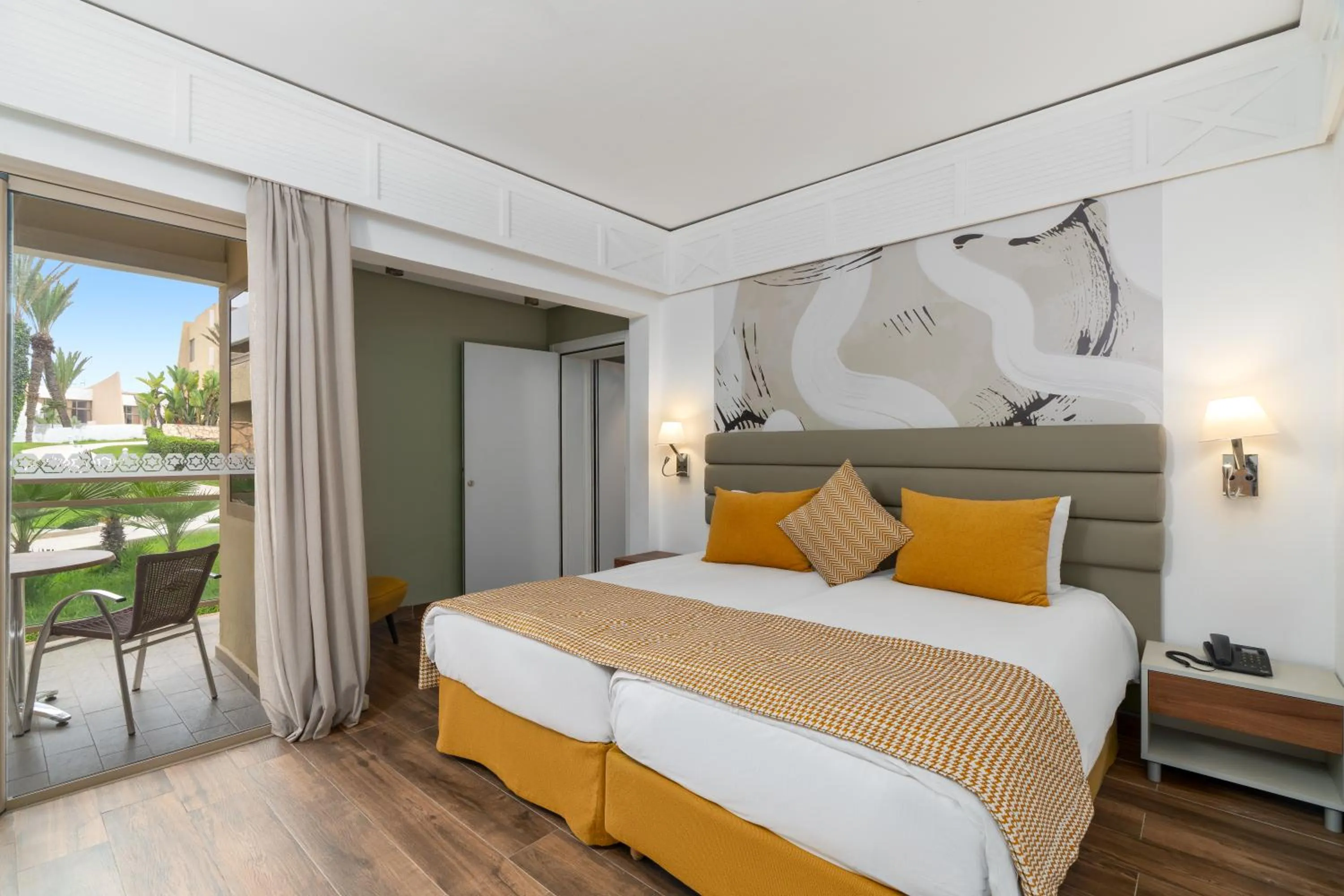 Bed in Dunes d'Or Ocean Club