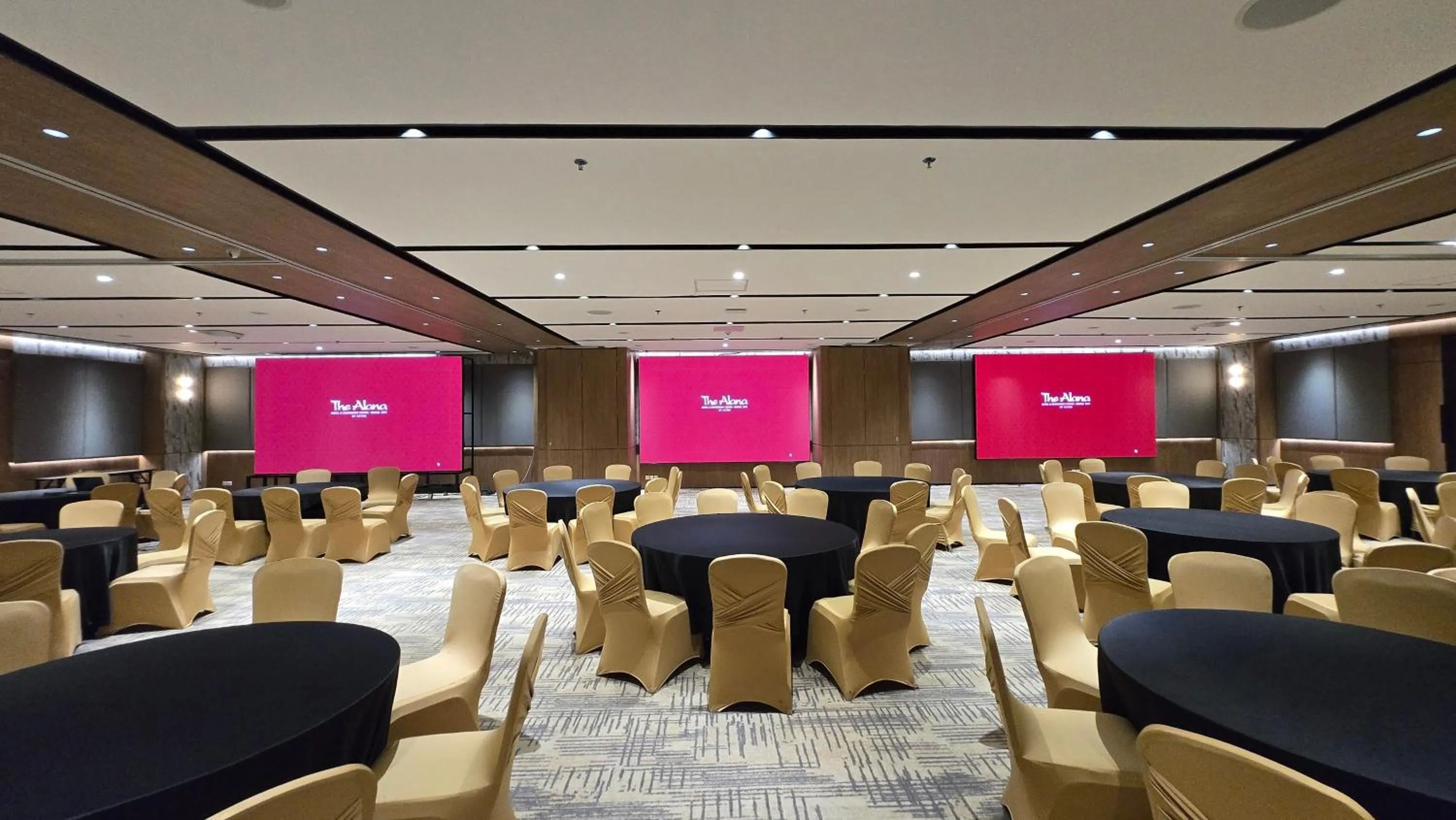 Meeting/conference room in The Alana Hotel and Conference Sentul City by ASTON