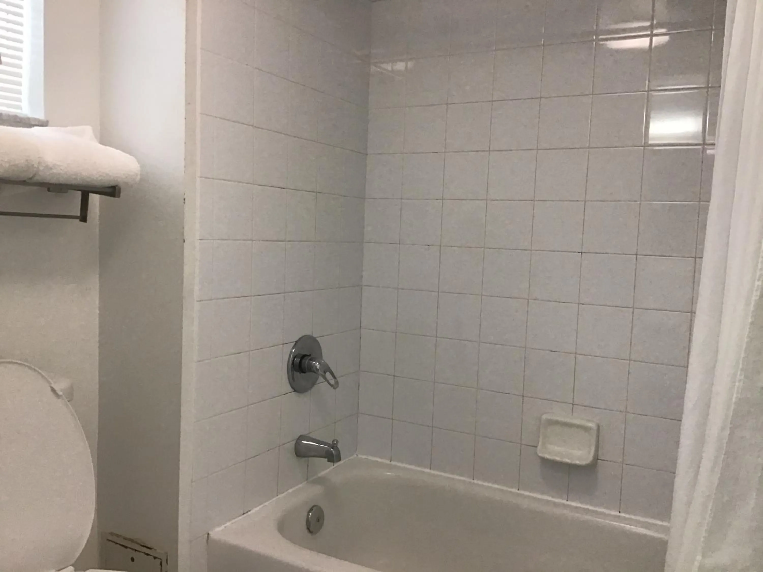 Shower in Anastasia Inn - Saint Augustine