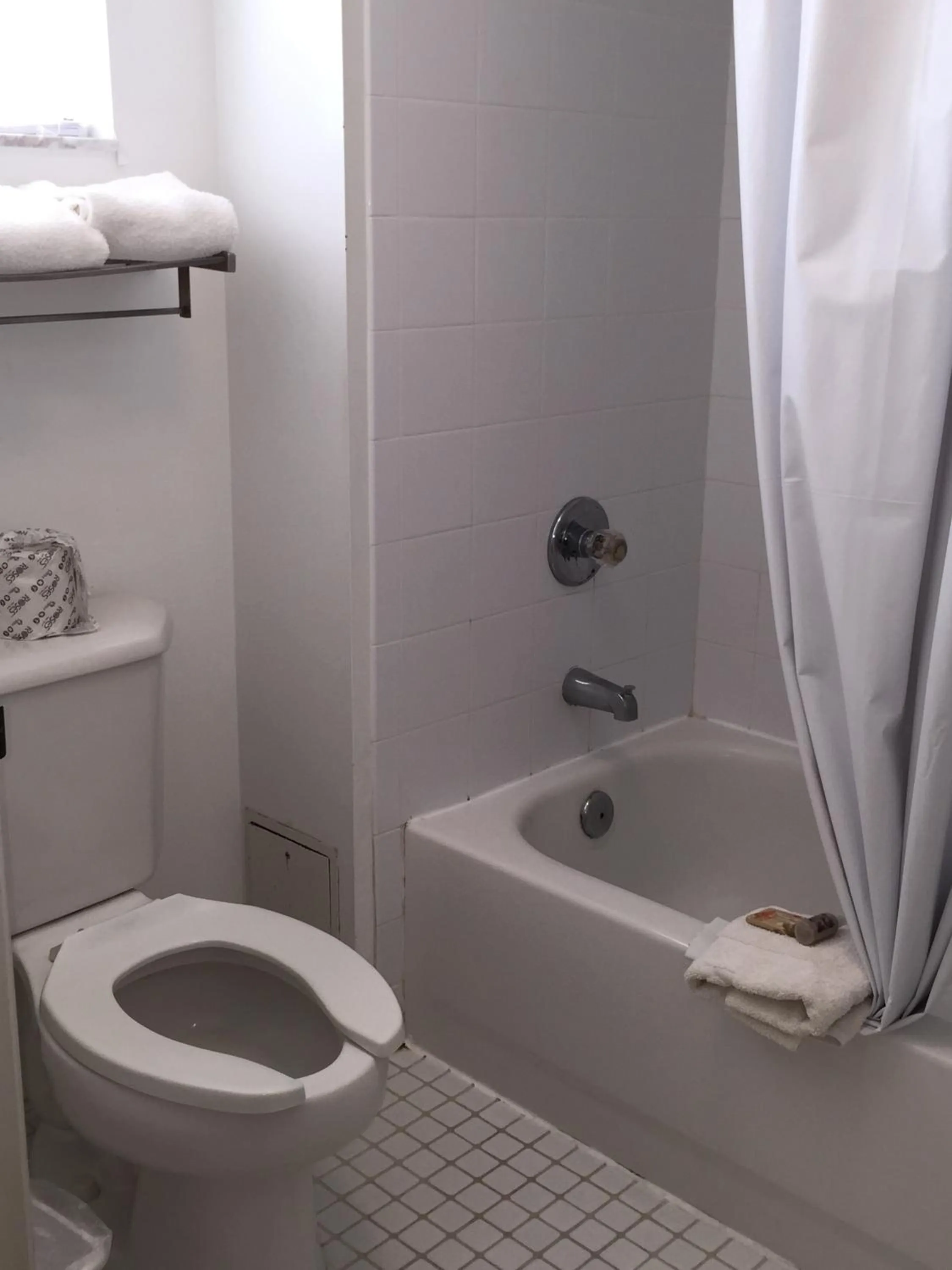 Bathroom in Anastasia Inn - Saint Augustine