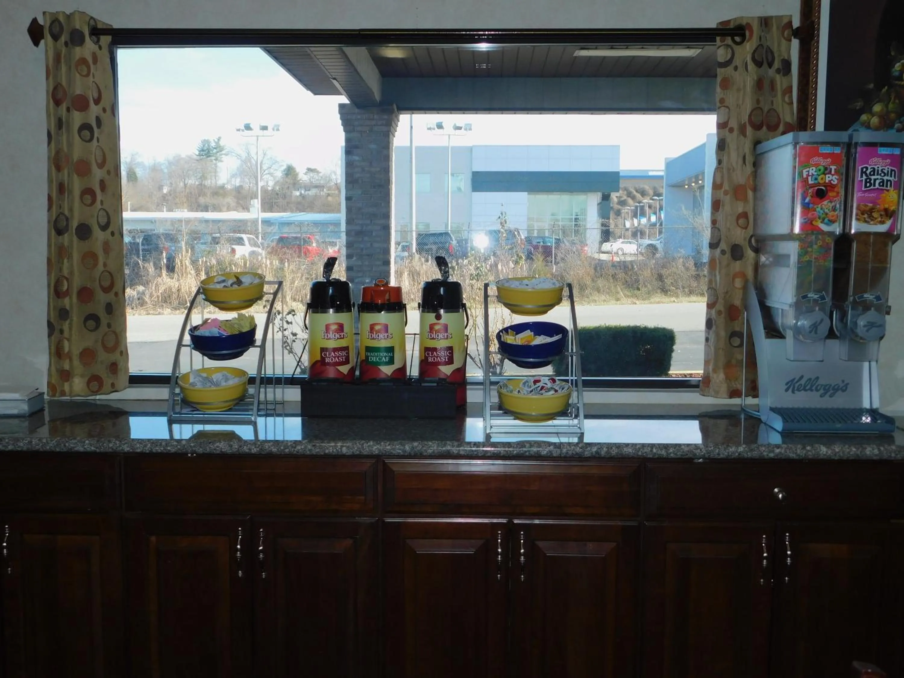 Continental breakfast in Days Inn by Wyndham Huntington