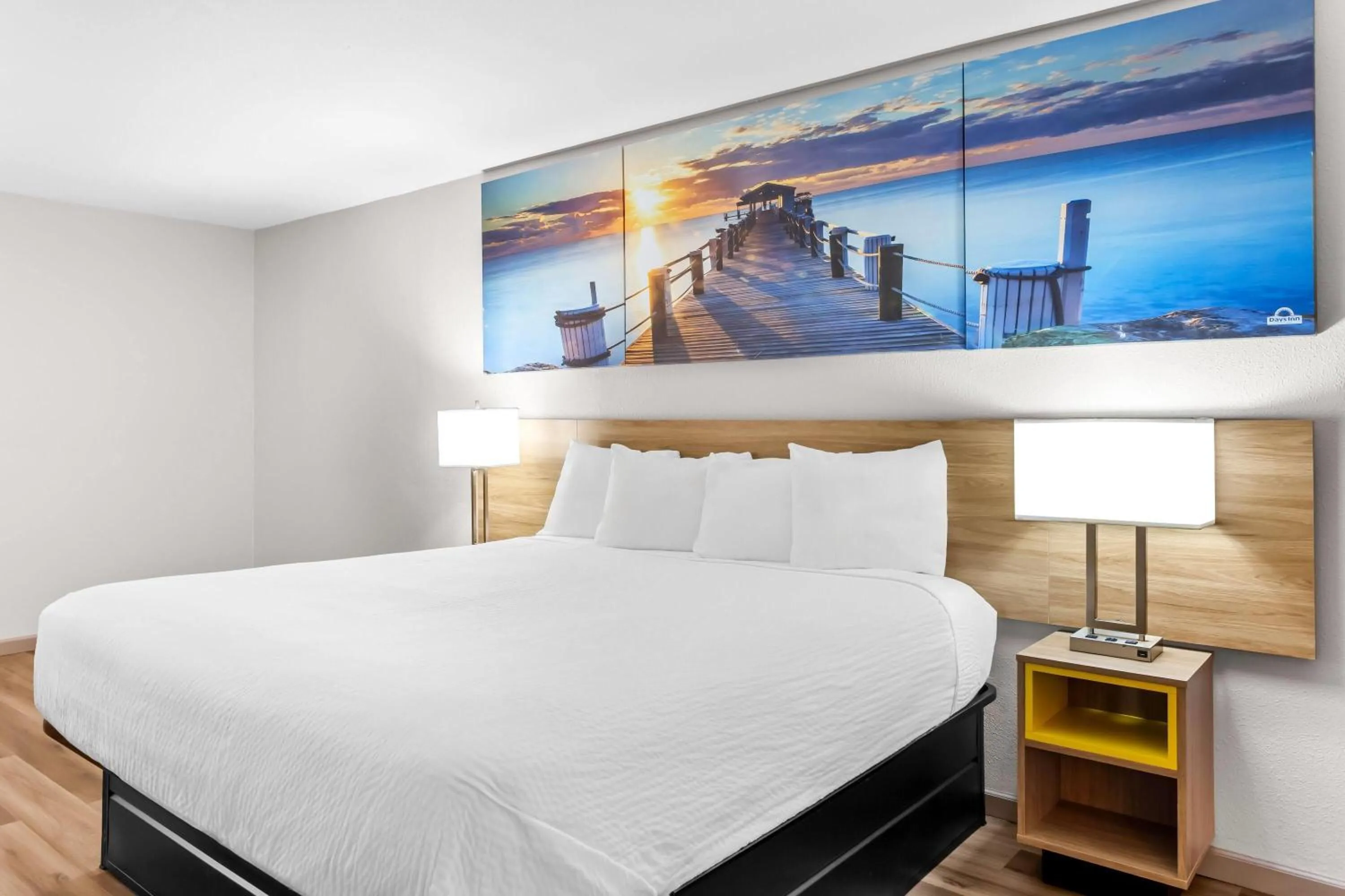 Bed in Days Inn by Wyndham Huntington