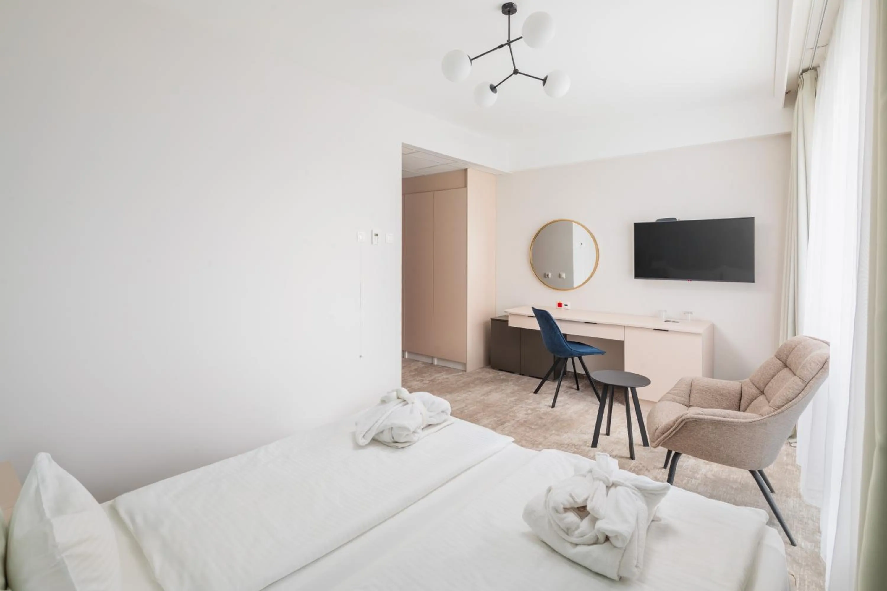 Bedroom, Bed in Hotel Atlantis Wellness & Conference