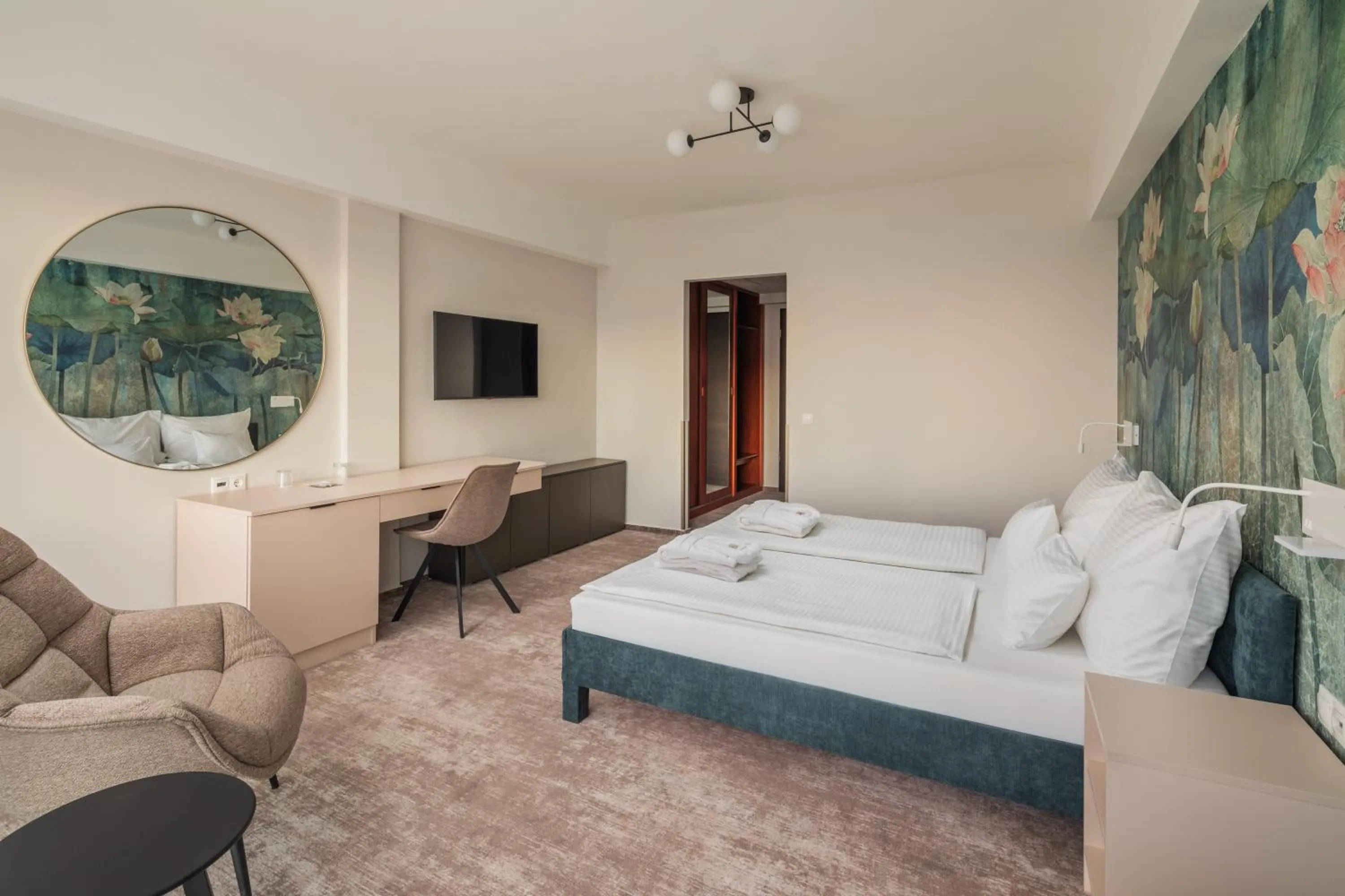 Bedroom, Bed in Hotel Atlantis Wellness & Conference