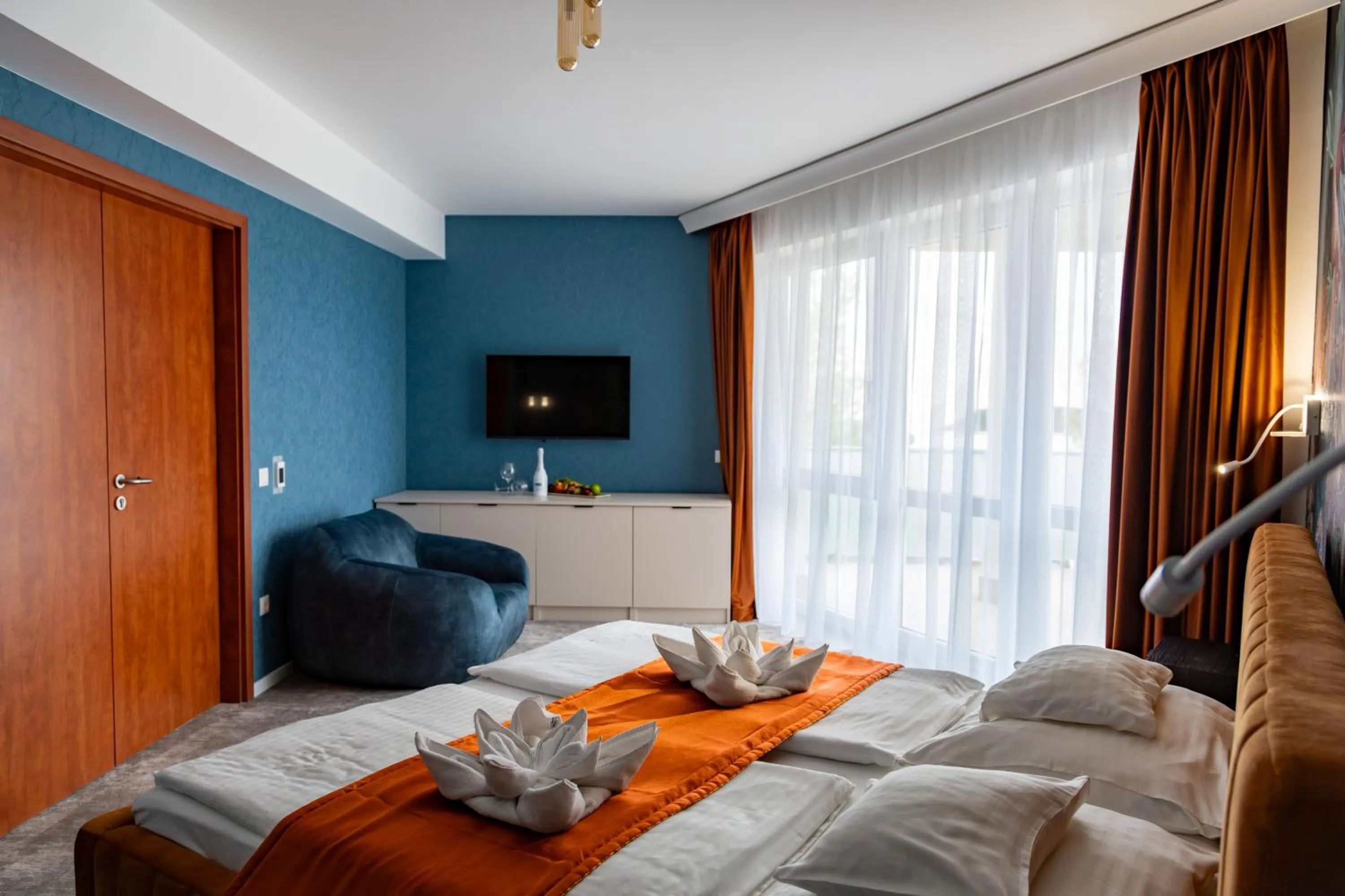 Bedroom, Bed in Hotel Atlantis Wellness & Conference