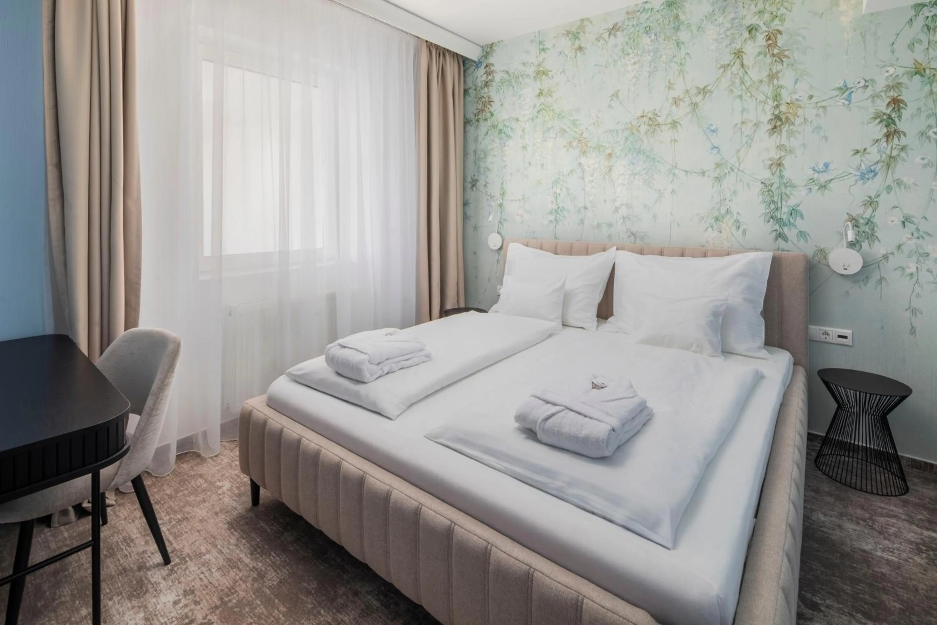 Bedroom, Bed in Hotel Atlantis Wellness & Conference