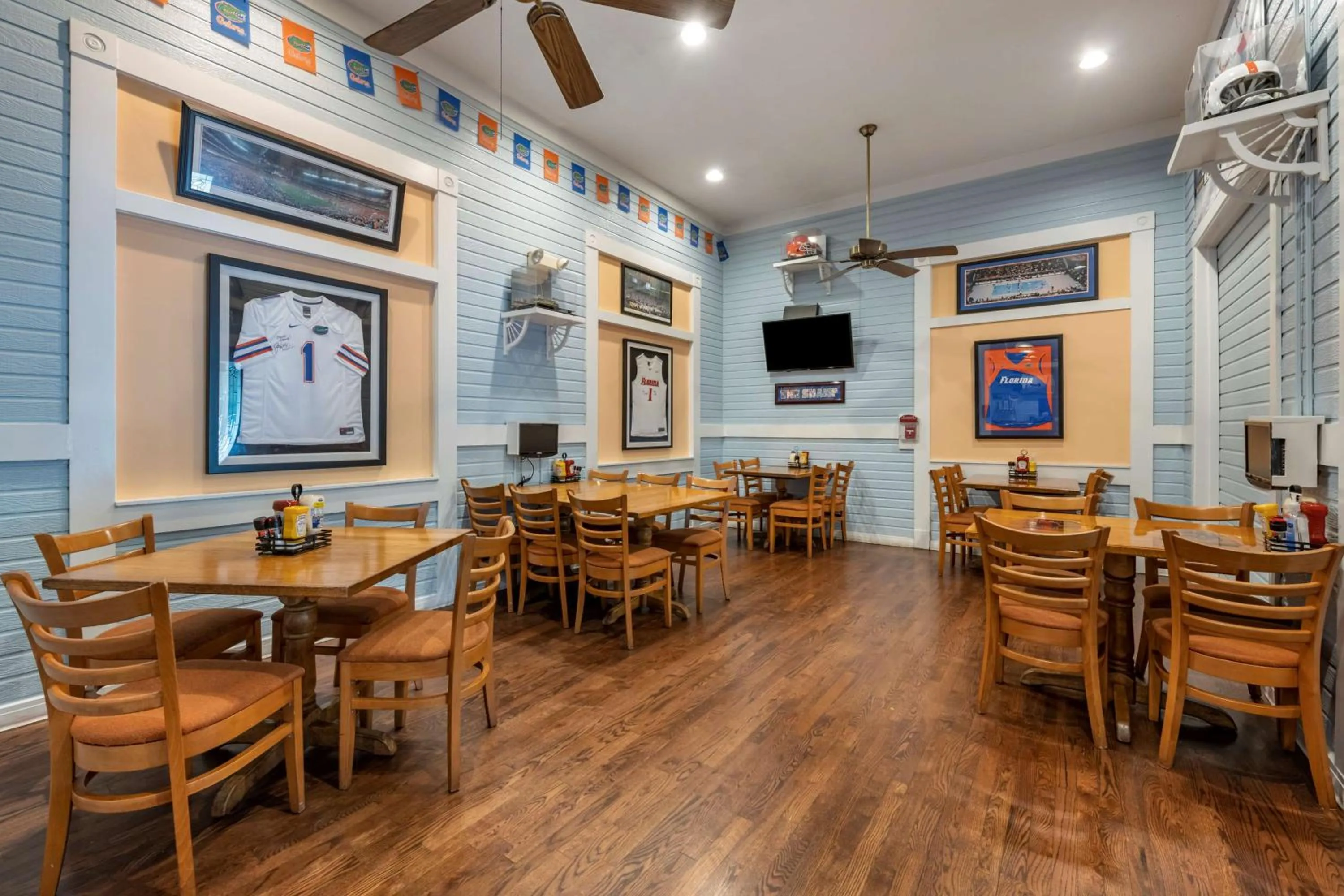 Restaurant/places to eat in Best Western Gateway Grand