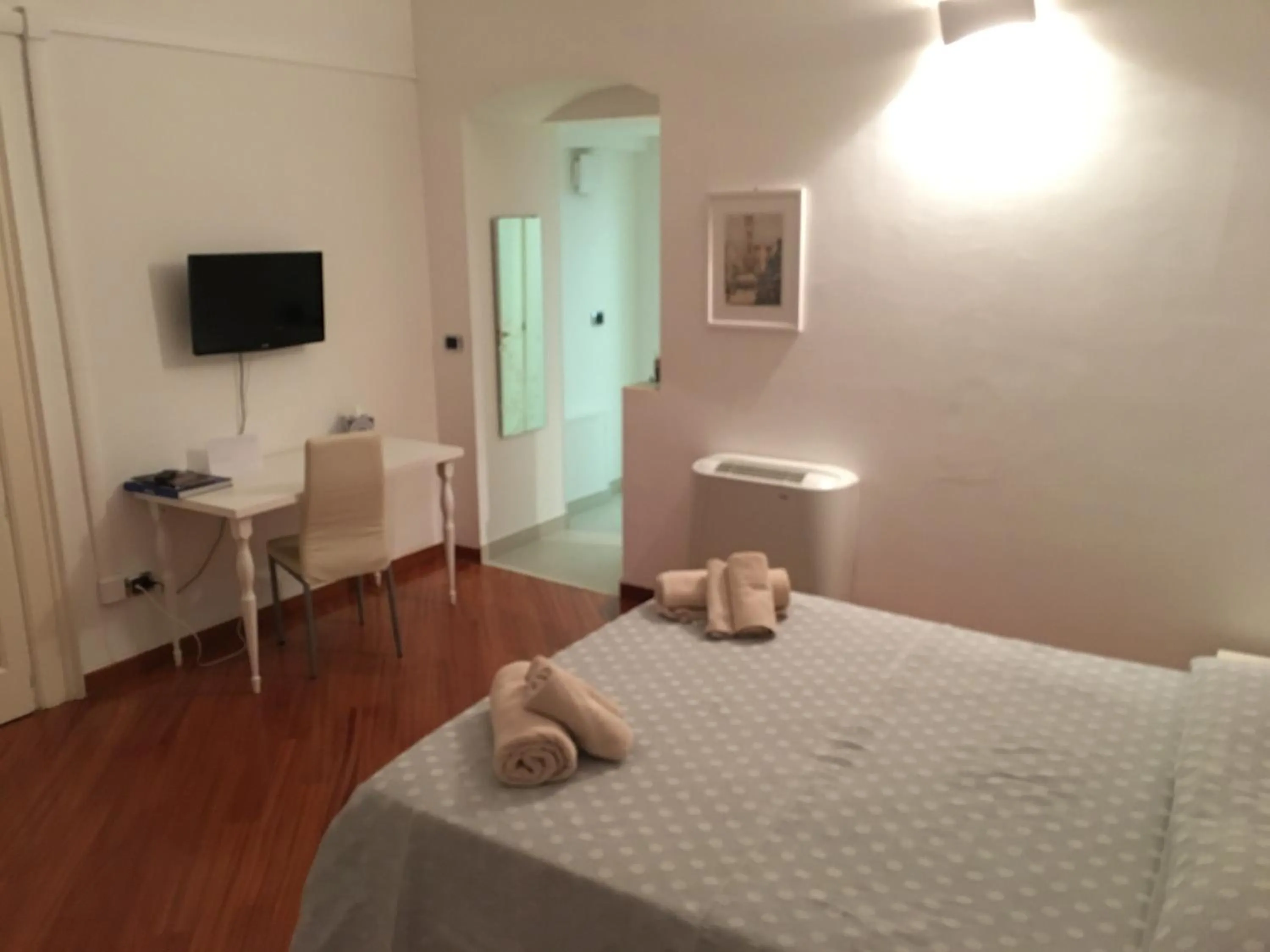 Photo of the whole room, Bed in La Cattedrale