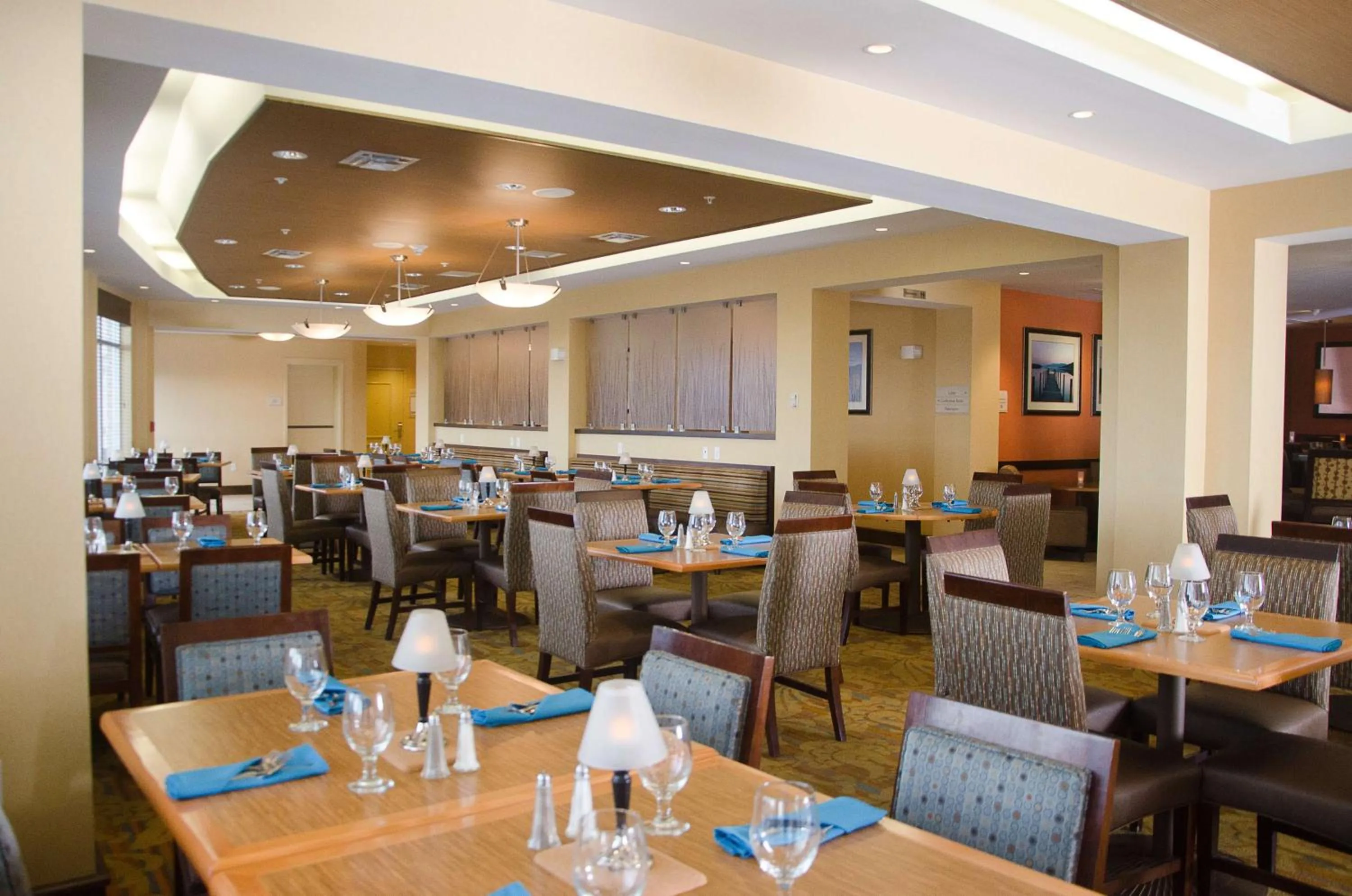 Restaurant/places to eat in Hilton Garden Inn Watertown