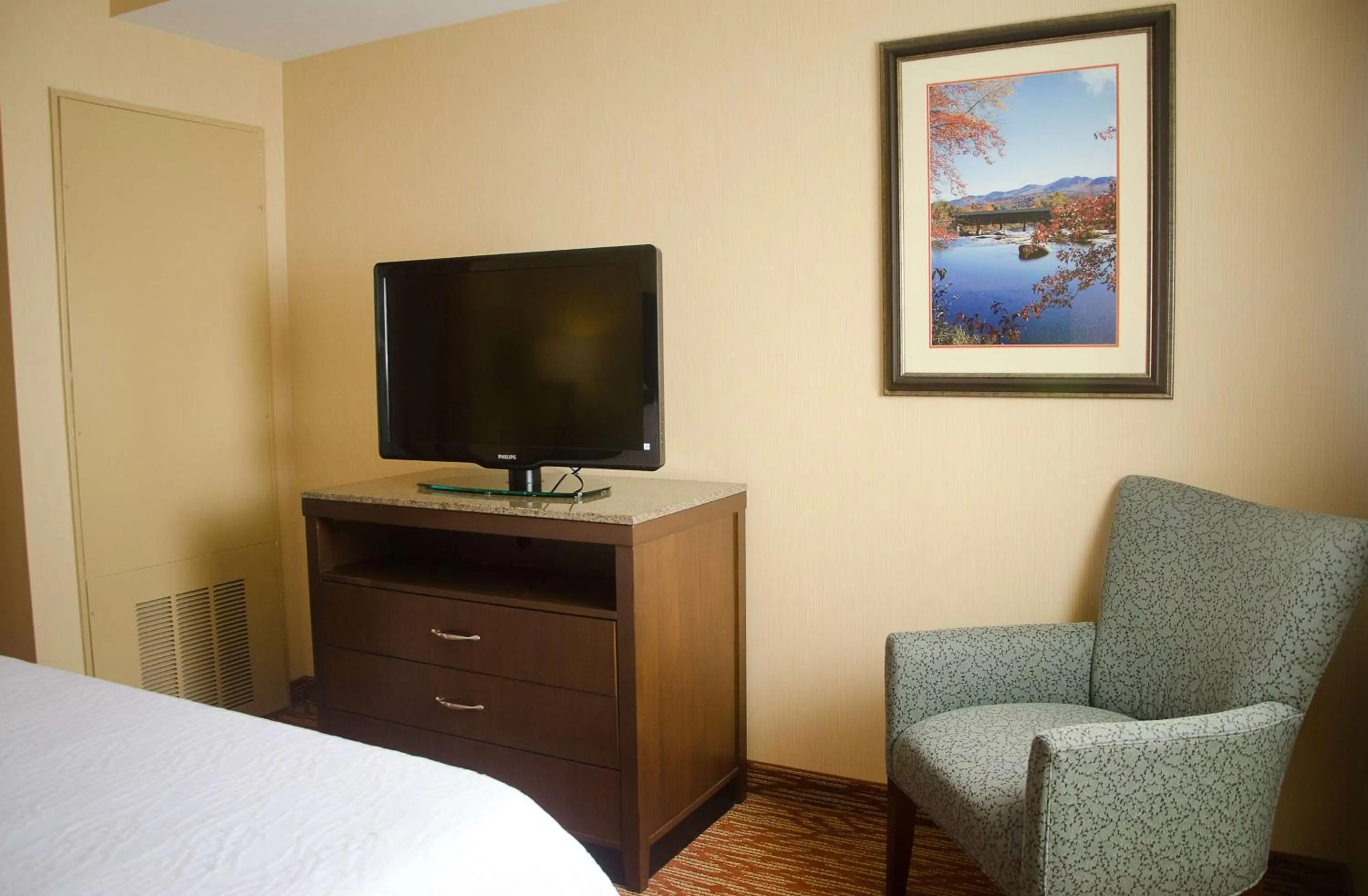 Bedroom, Bed in Hilton Garden Inn Watertown