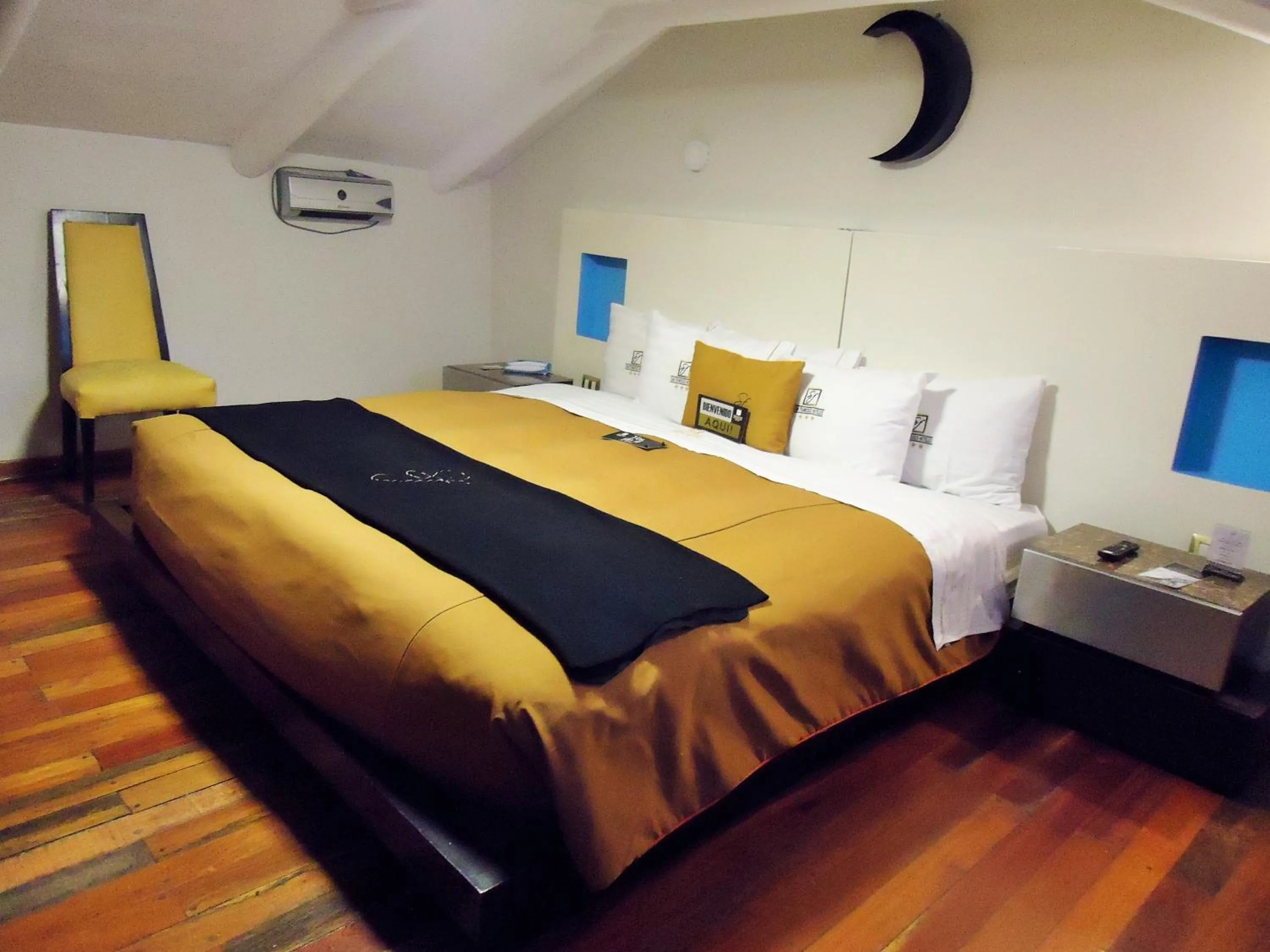 Bed in Hotel San Francisco Plaza