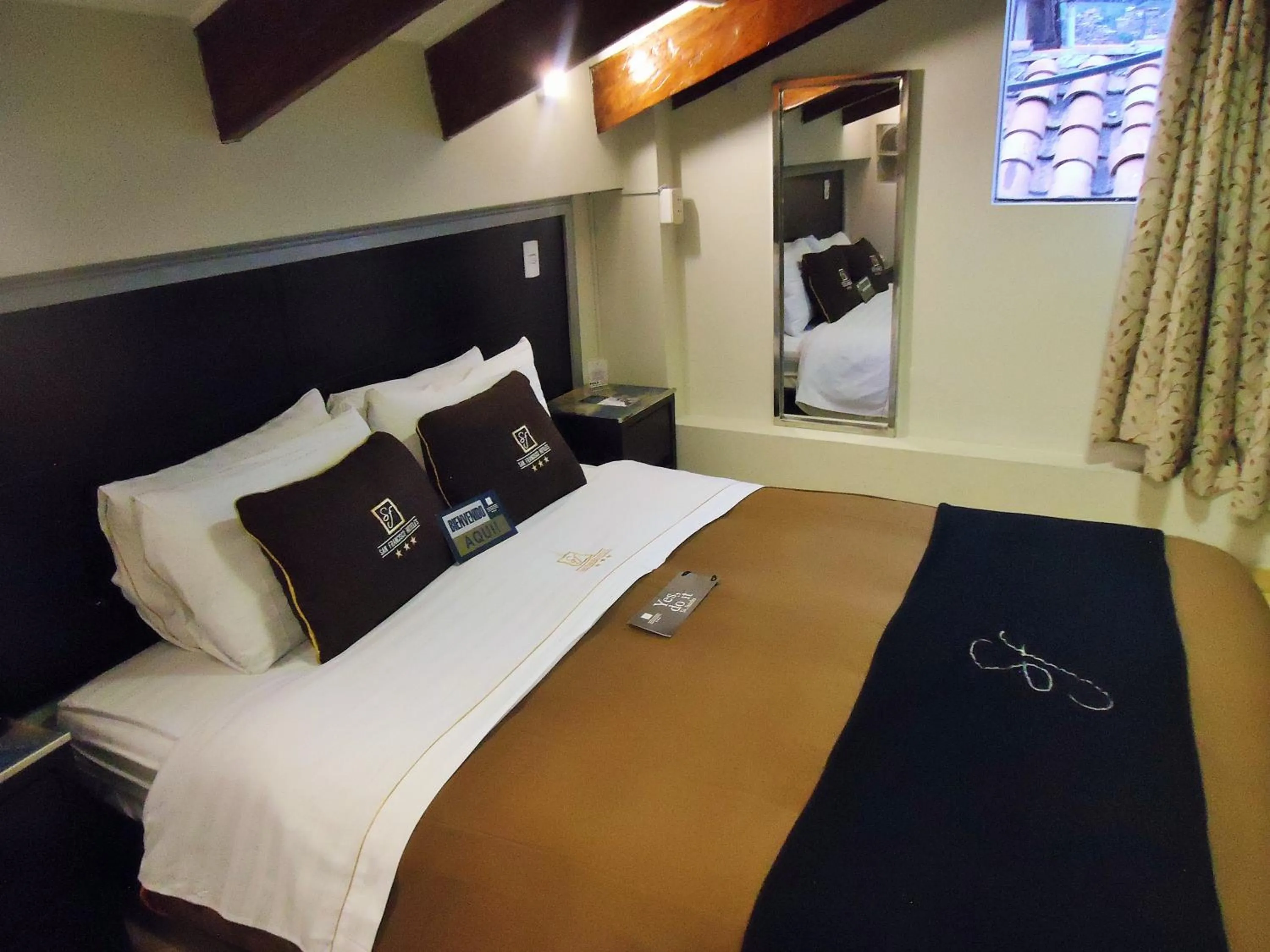 Bed in Hotel San Francisco Plaza