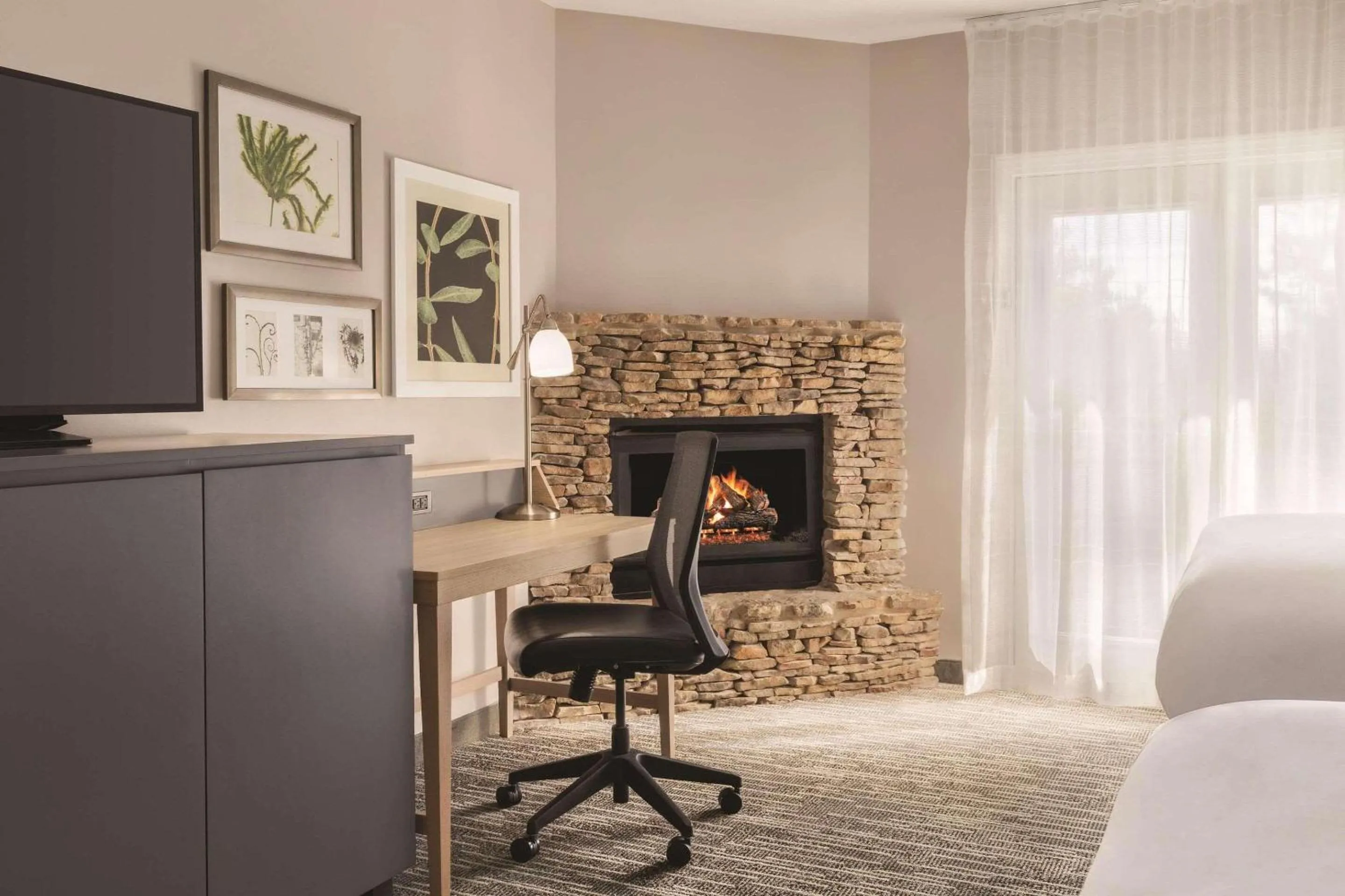 Bedroom in Country Inn & Suites by Radisson, Sevierville-Kodak, TN