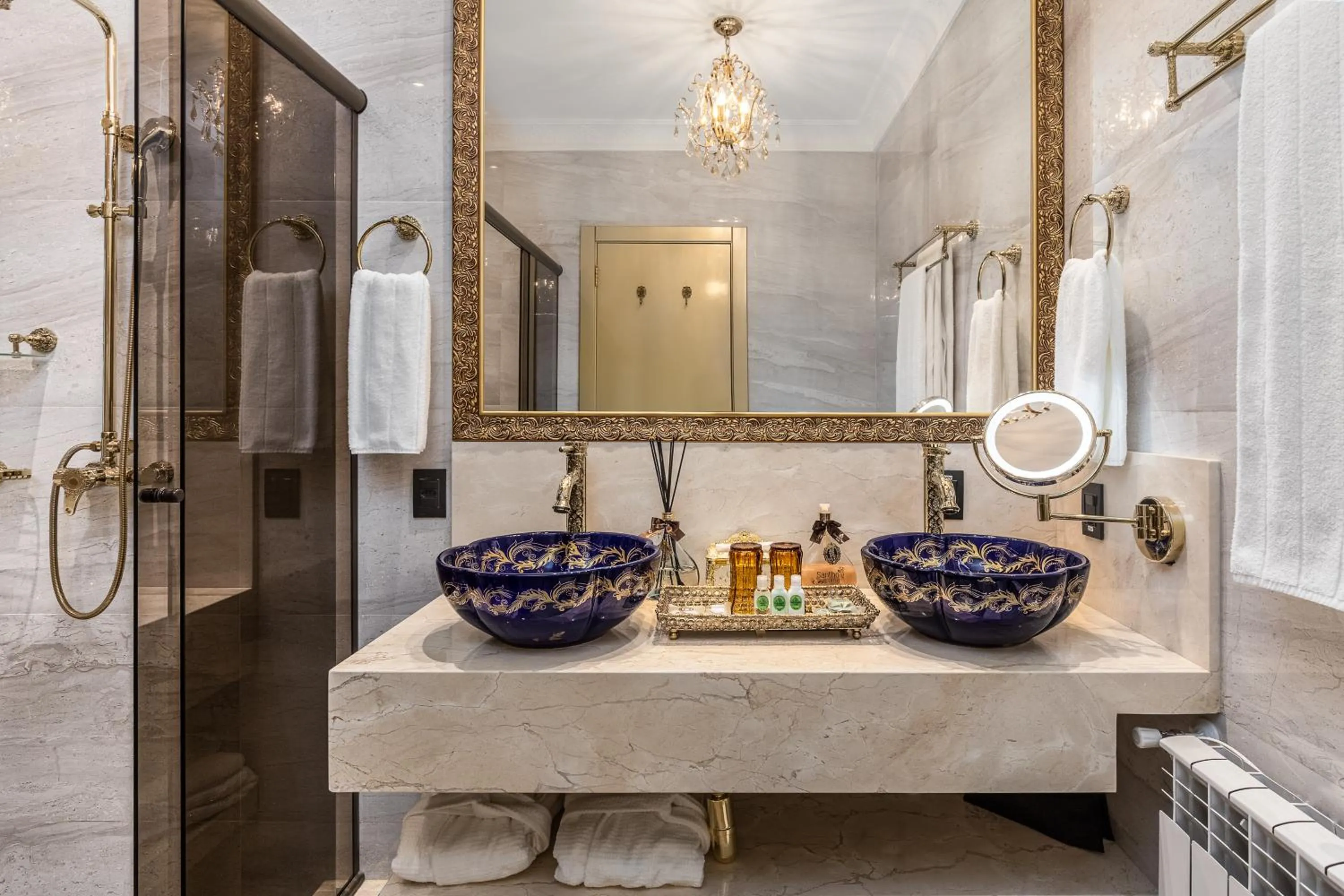 Bathroom in Hotel Colline de France