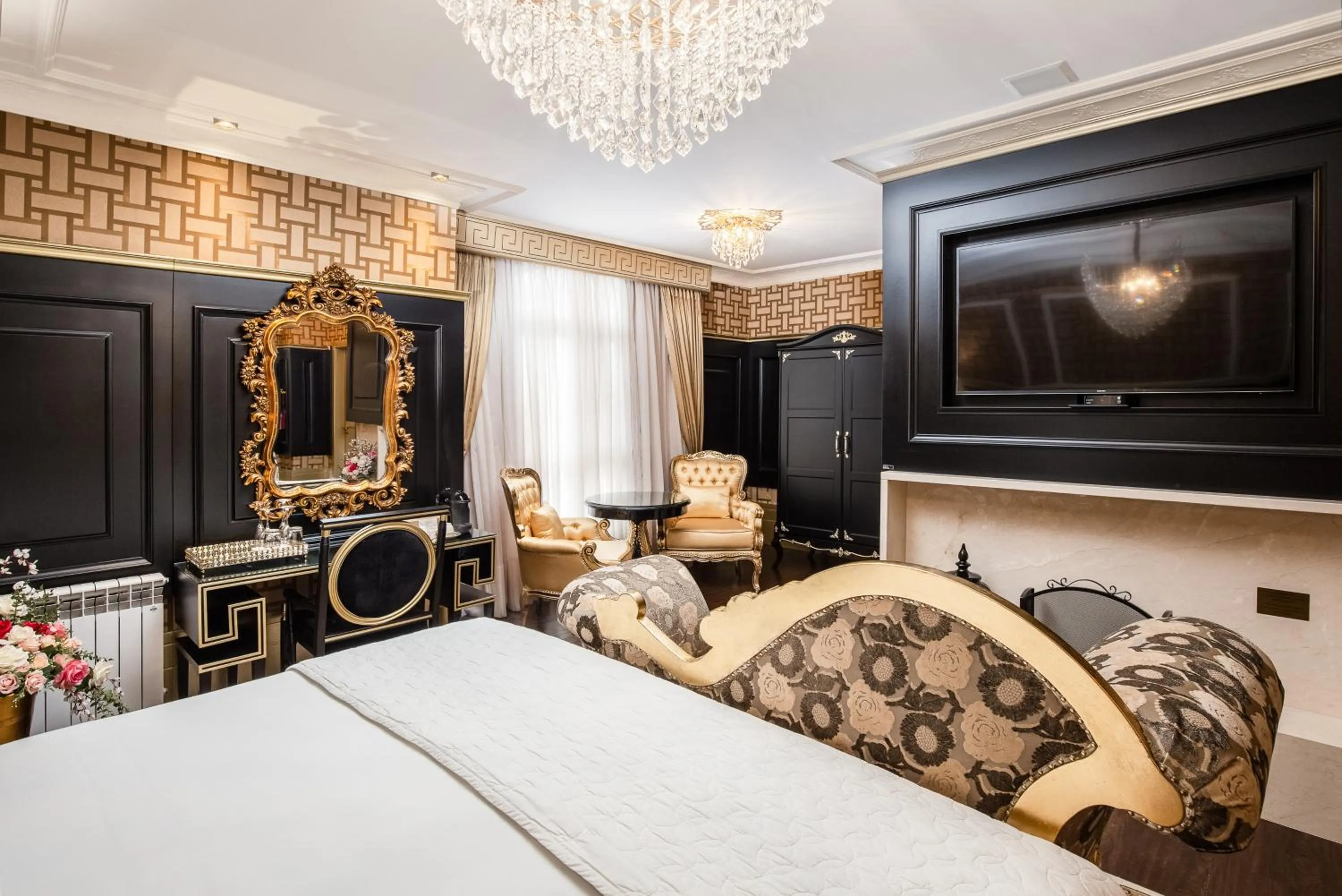 TV and multimedia, Bed in Hotel Colline de France