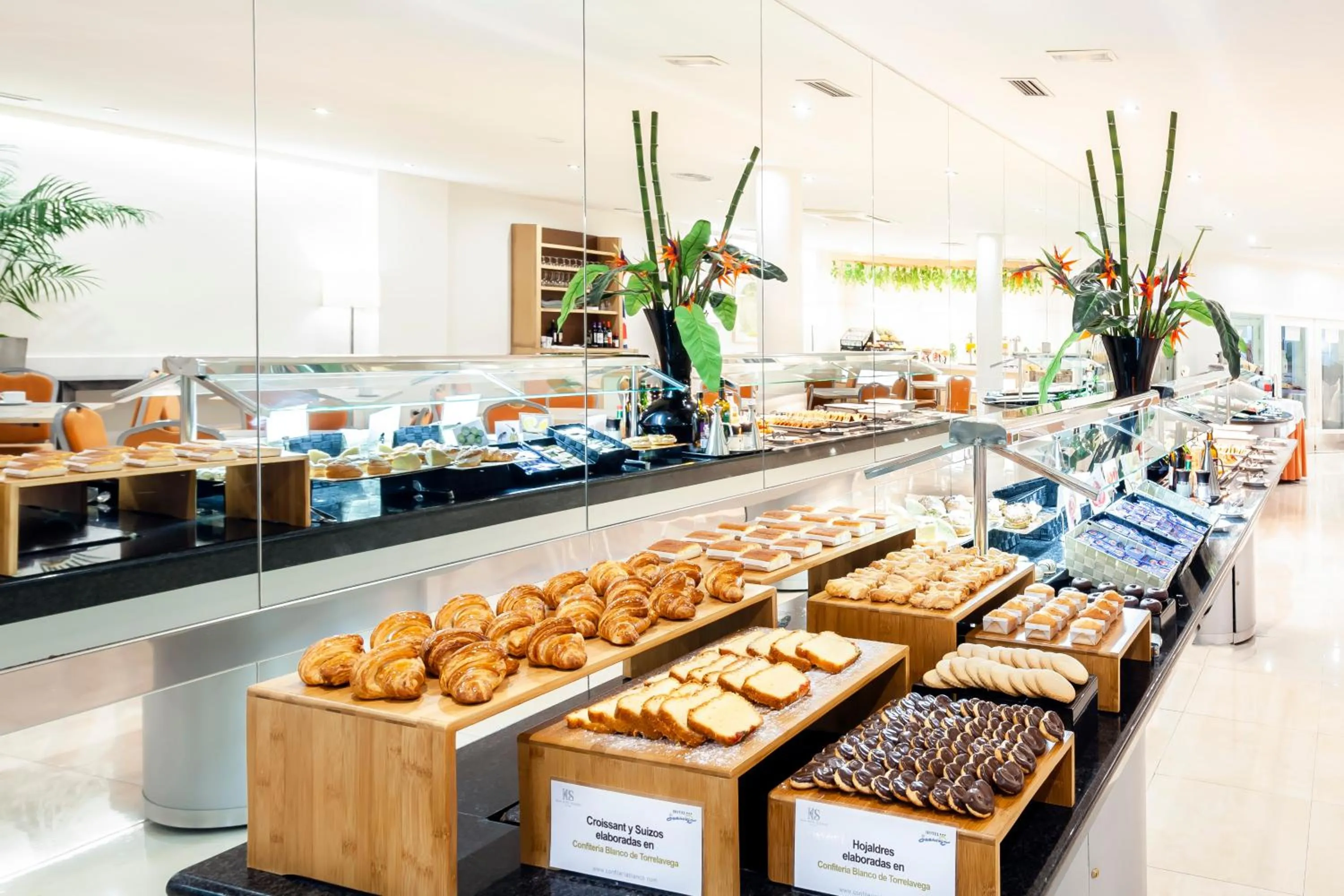 Buffet breakfast in Gran Hotel Suances